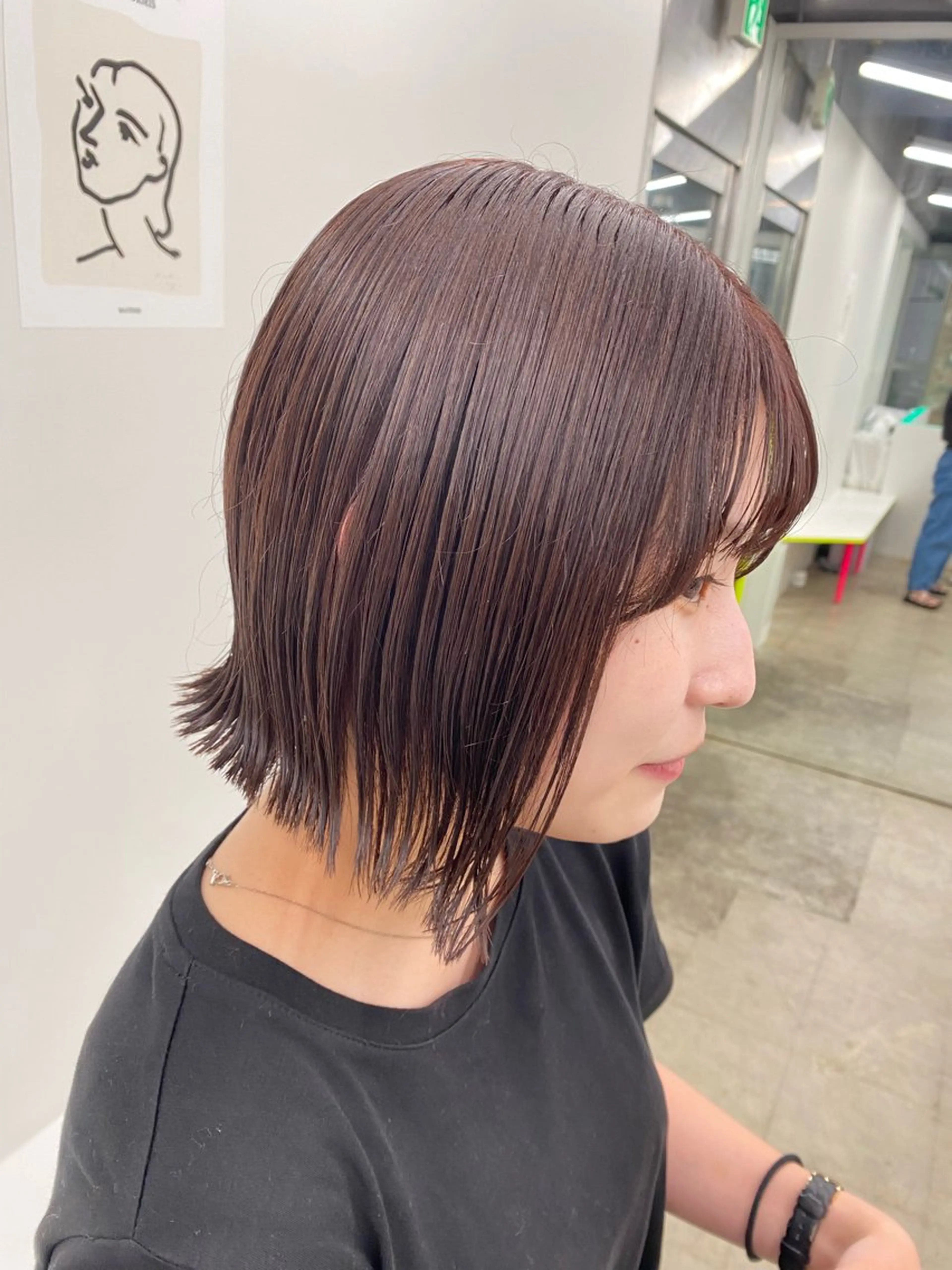 ショート カラー jjeno所属・🫧 Rino 🫧 ぱつっとボブのヘアスタイル