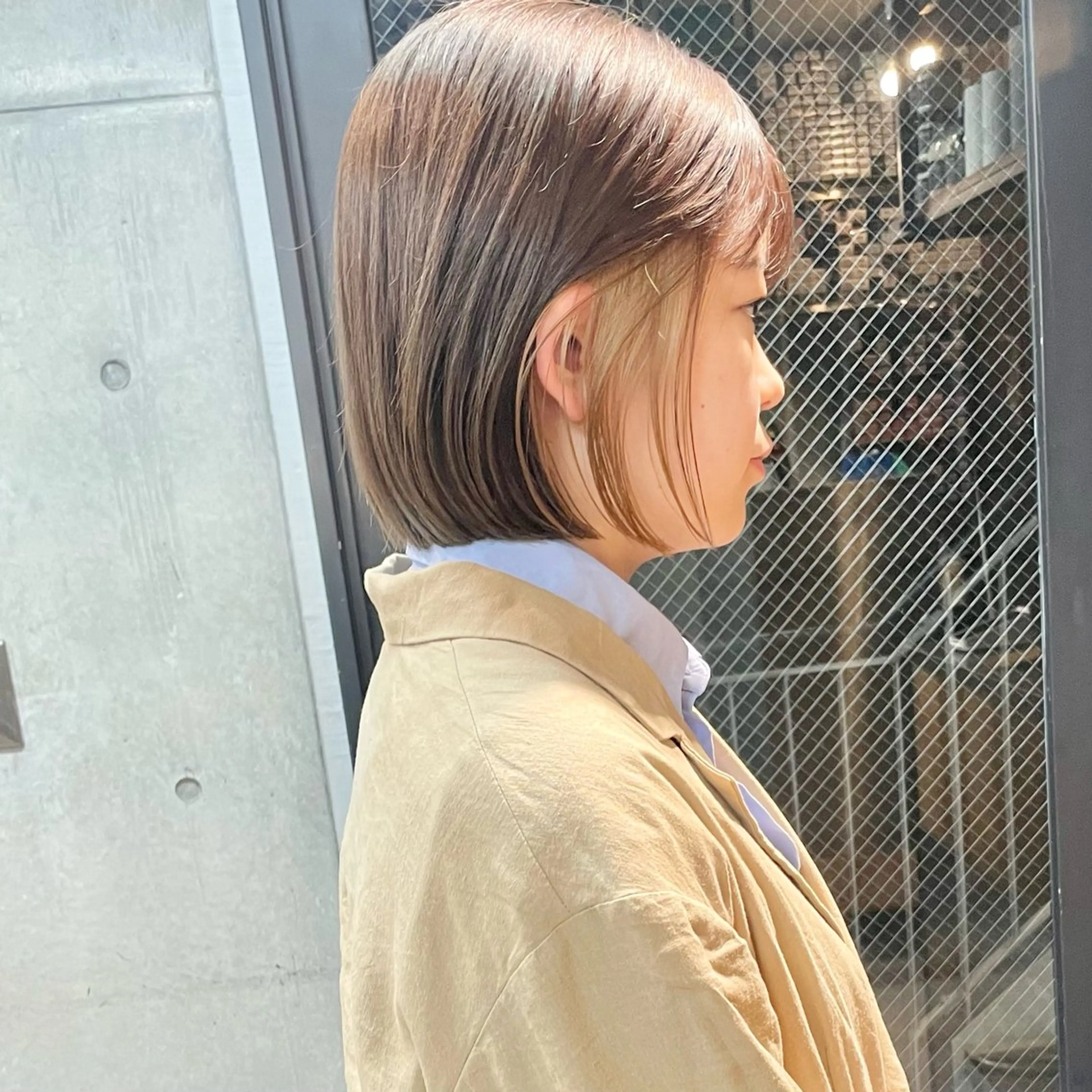 ショート カラー ベージュカラー インナーカラー ホワイトベージュ ボブ カット ヘアカラー トリートメント ショートボブ縮毛矯正 髪質改善のプロ山道潤のヘアスタイル