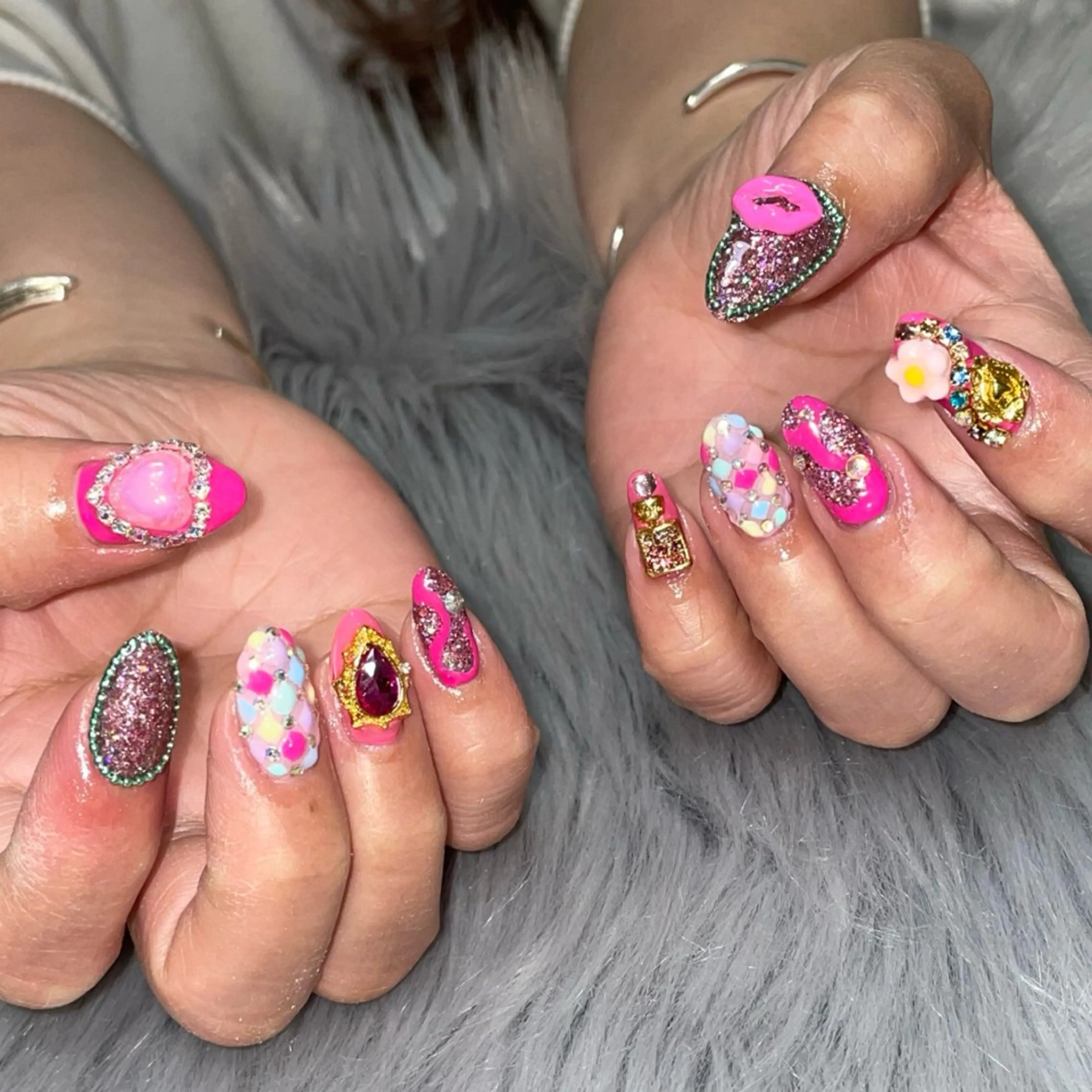 ネイル ラメ(グリッター) RICO NAIL所属・RICO Nail パーツつけ放題🌈のネイルデザイン