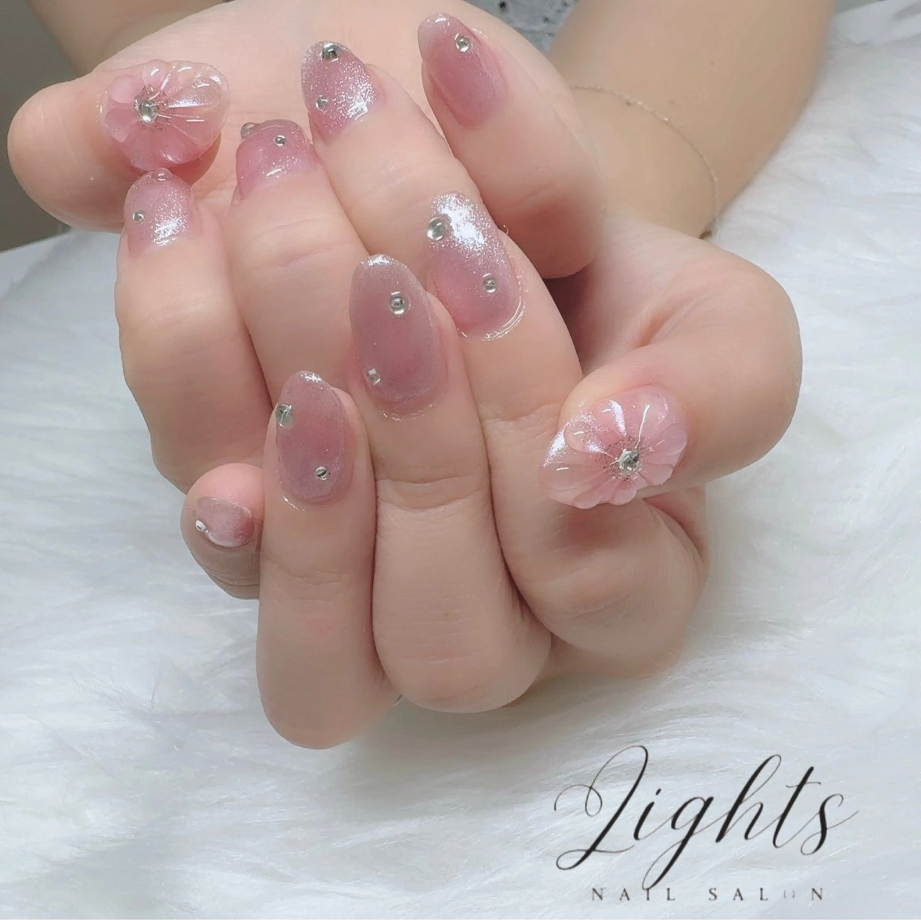 ネイル Nailsalon Lightsのネイルデザイン