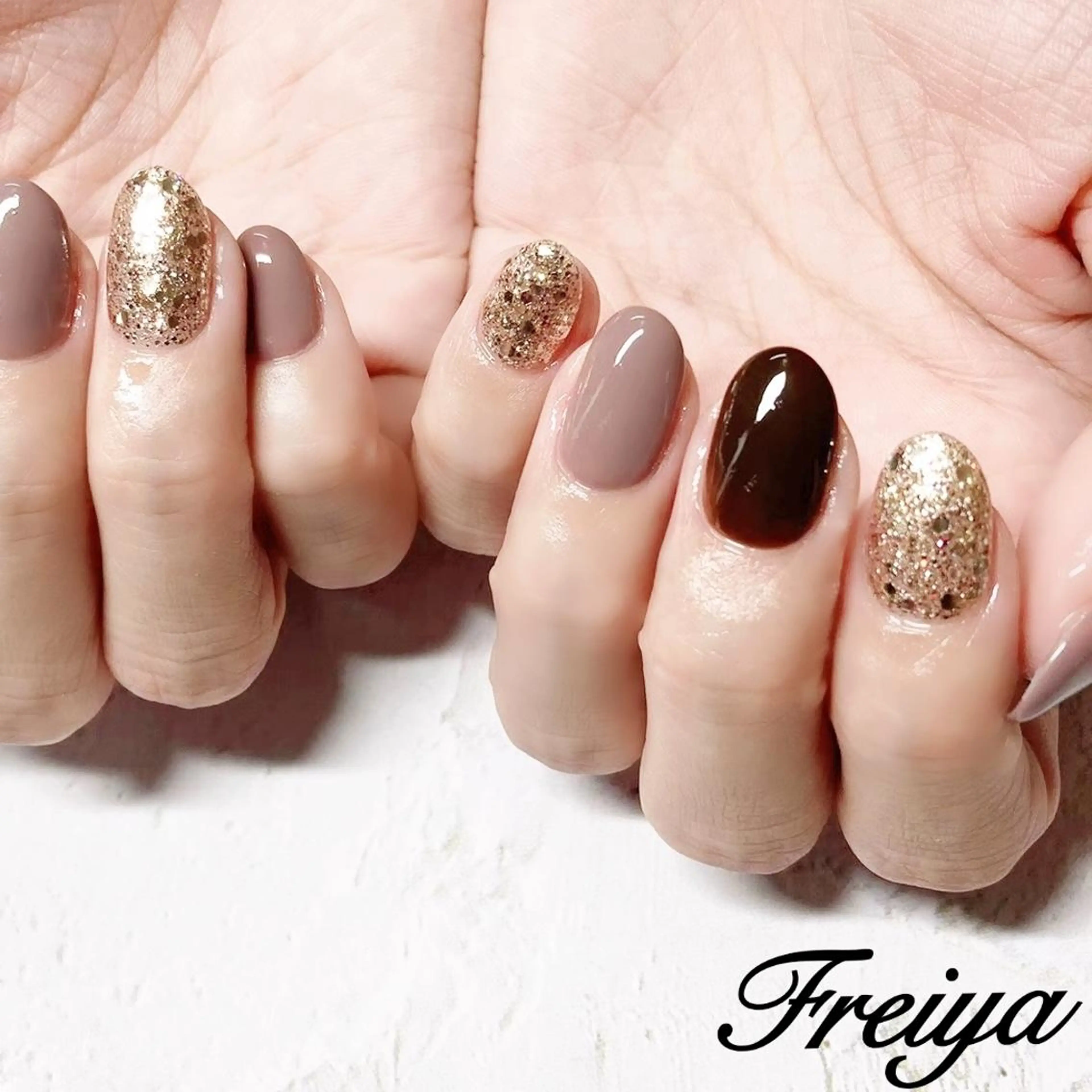 ネイル FREIYA所属・FREIYA マツエク、ネイルの眉毛・アイブロウイメージ