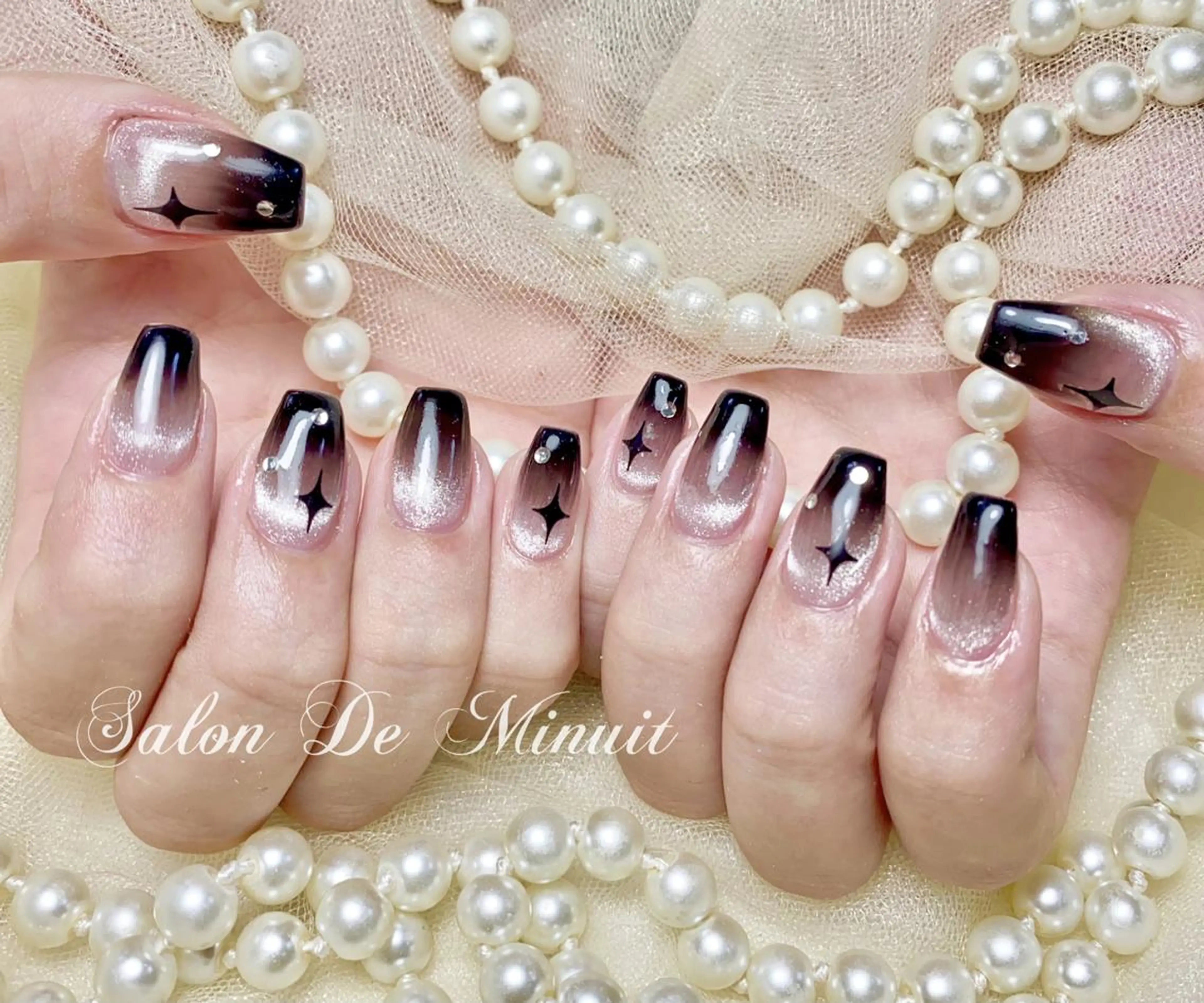 ネイル Salon de Minuit🦩のネイルデザイン
