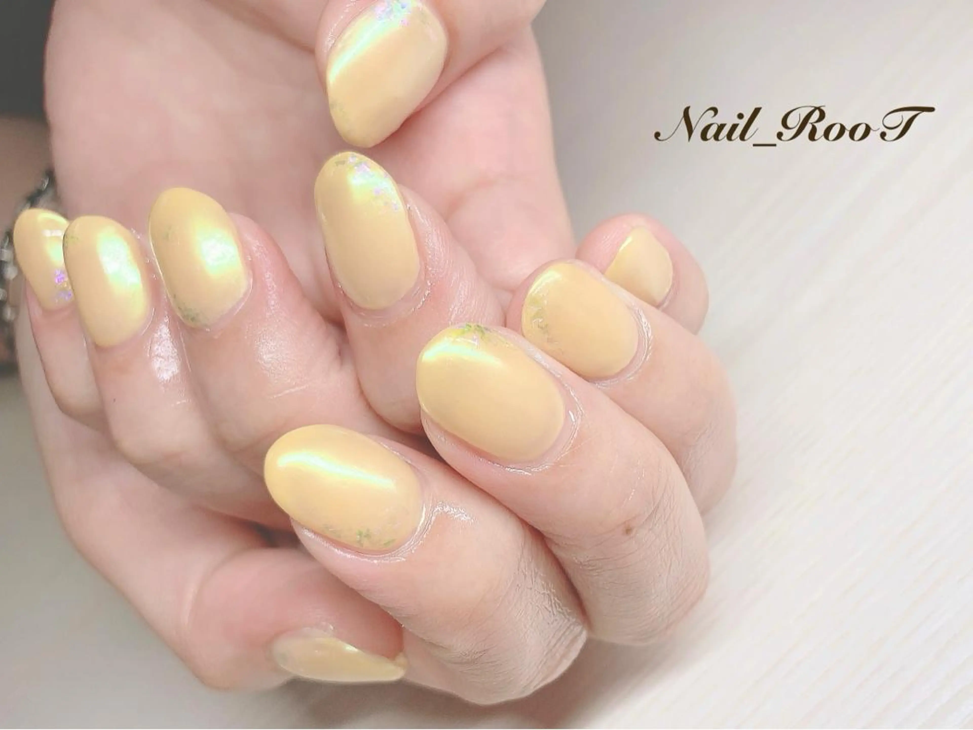 メンズ ネイル オーロラネイル 黄色 ハンドネイル RooT Nailのネイルデザイン