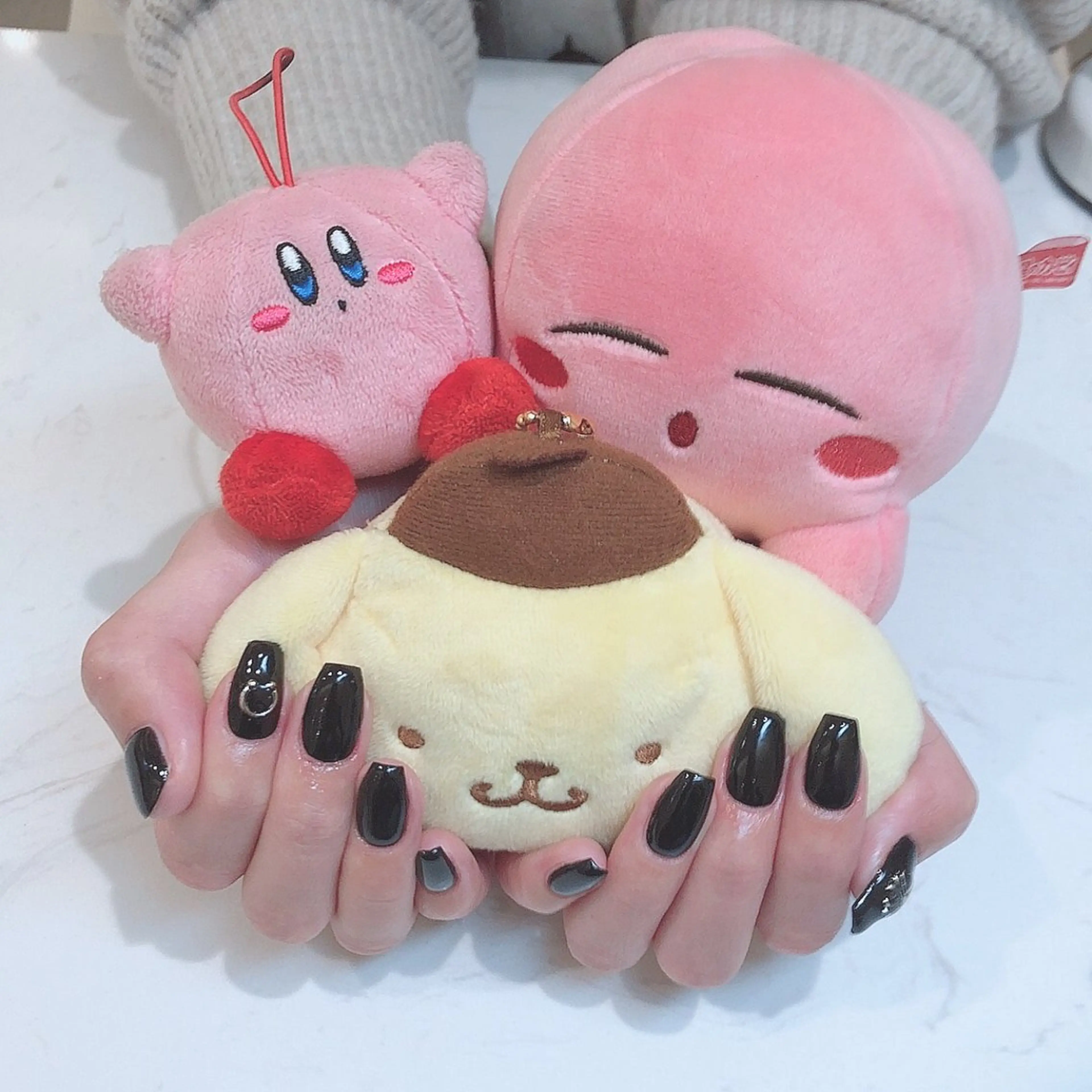 ネイル Raviy  新宿店所属・わたなべ あやかのネイルデザイン