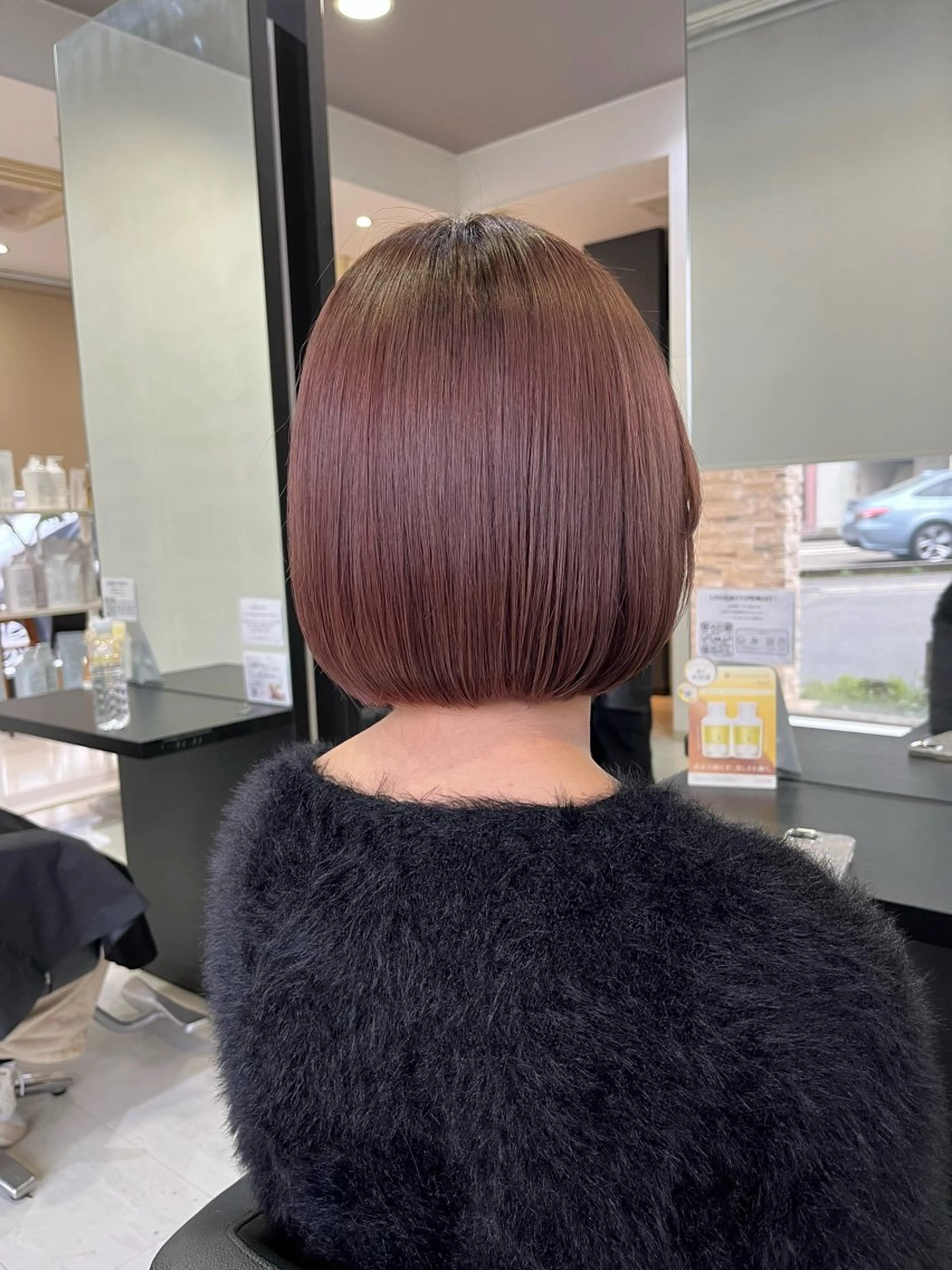 ショート カラー ヘアカラー トリートメント 諸岡 玲のヘアスタイル