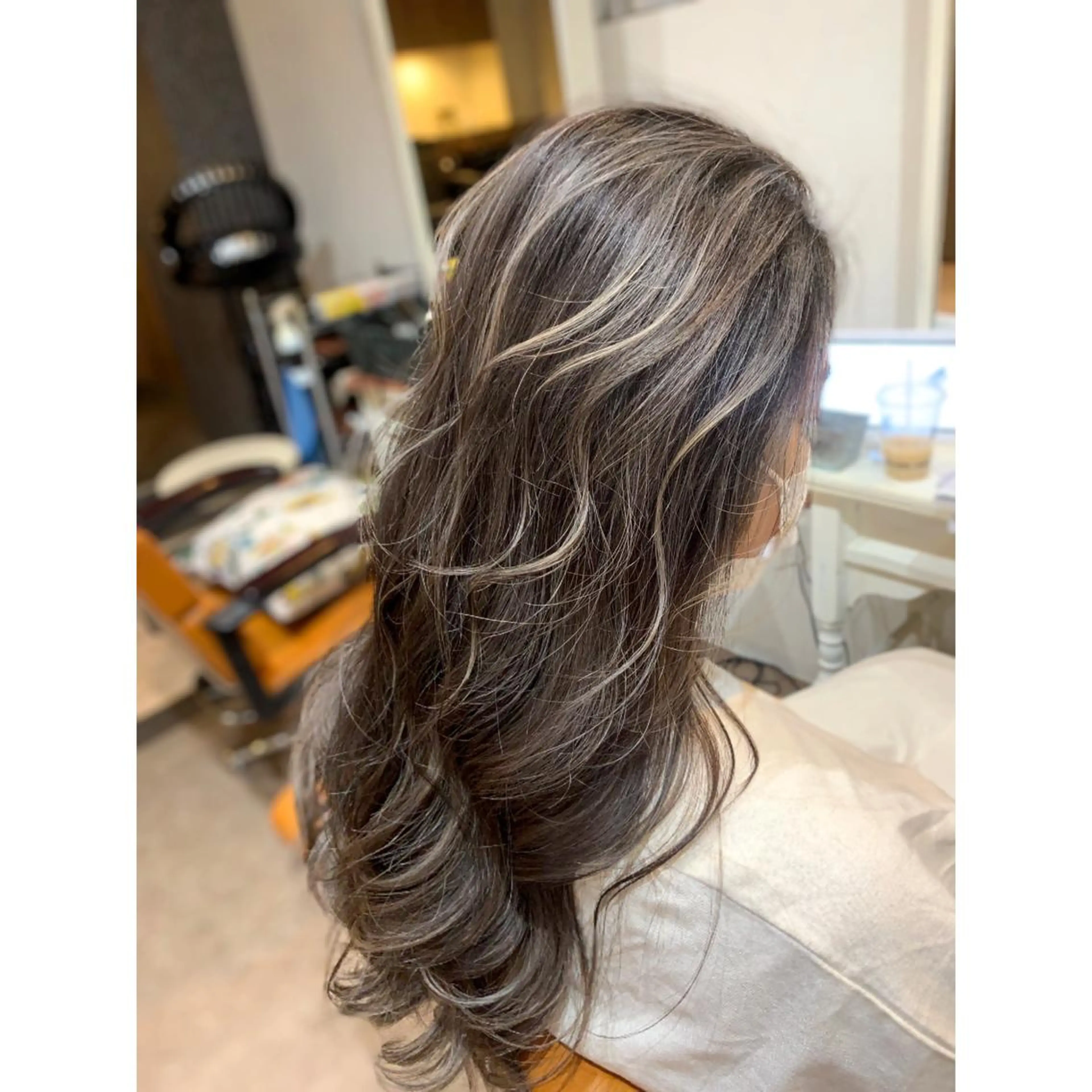 ロング カラー na3moe【ナナナモエ】所属・髪質改善✨カラー特化 サロン🎨平尾晃一のヘアスタイル