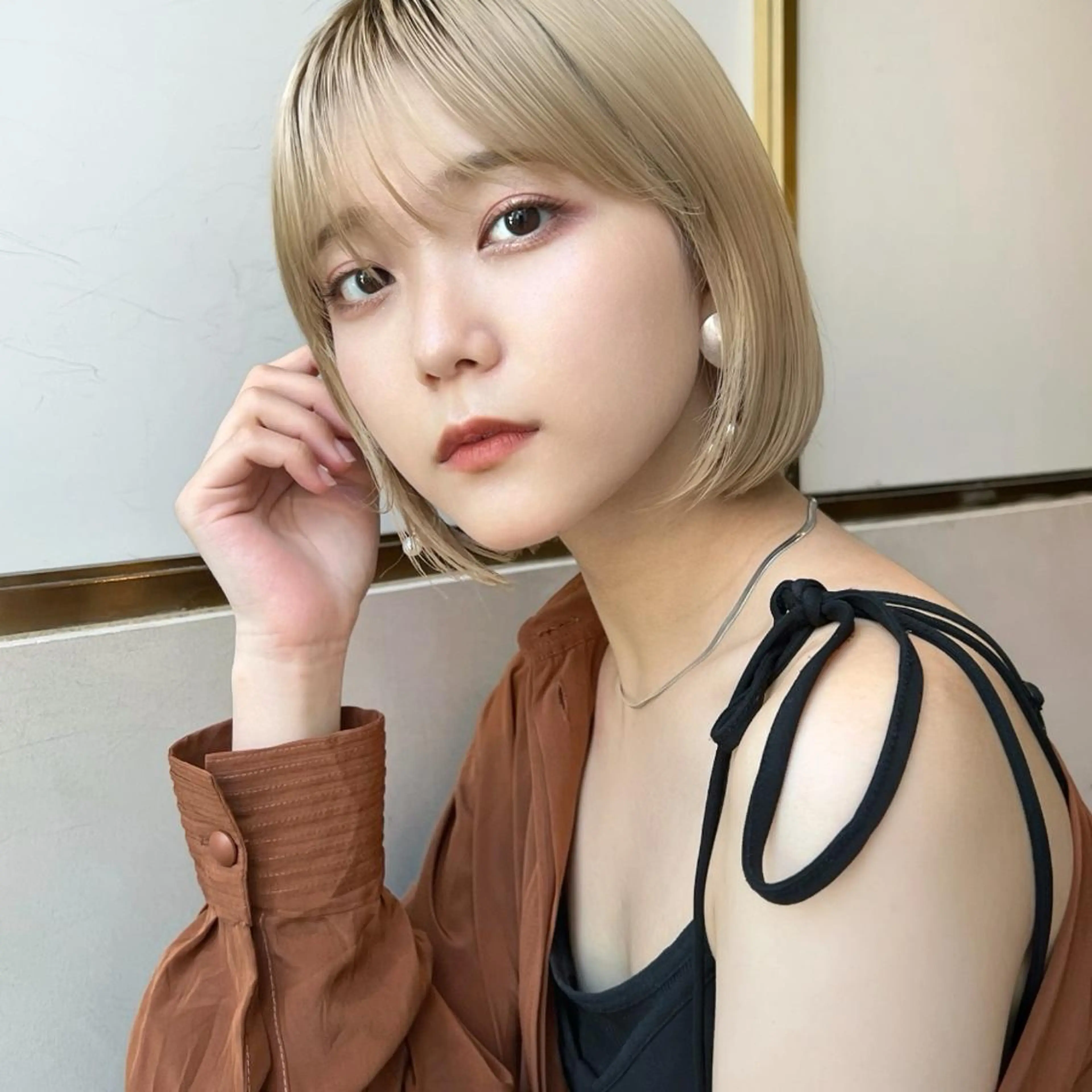 ミディアム カラー ベージュカラー 透明感カラー グレージュ ボブ カット ヘアカラー トリートメント レイヤー専門家 ダブルカラー修のヘアスタイル