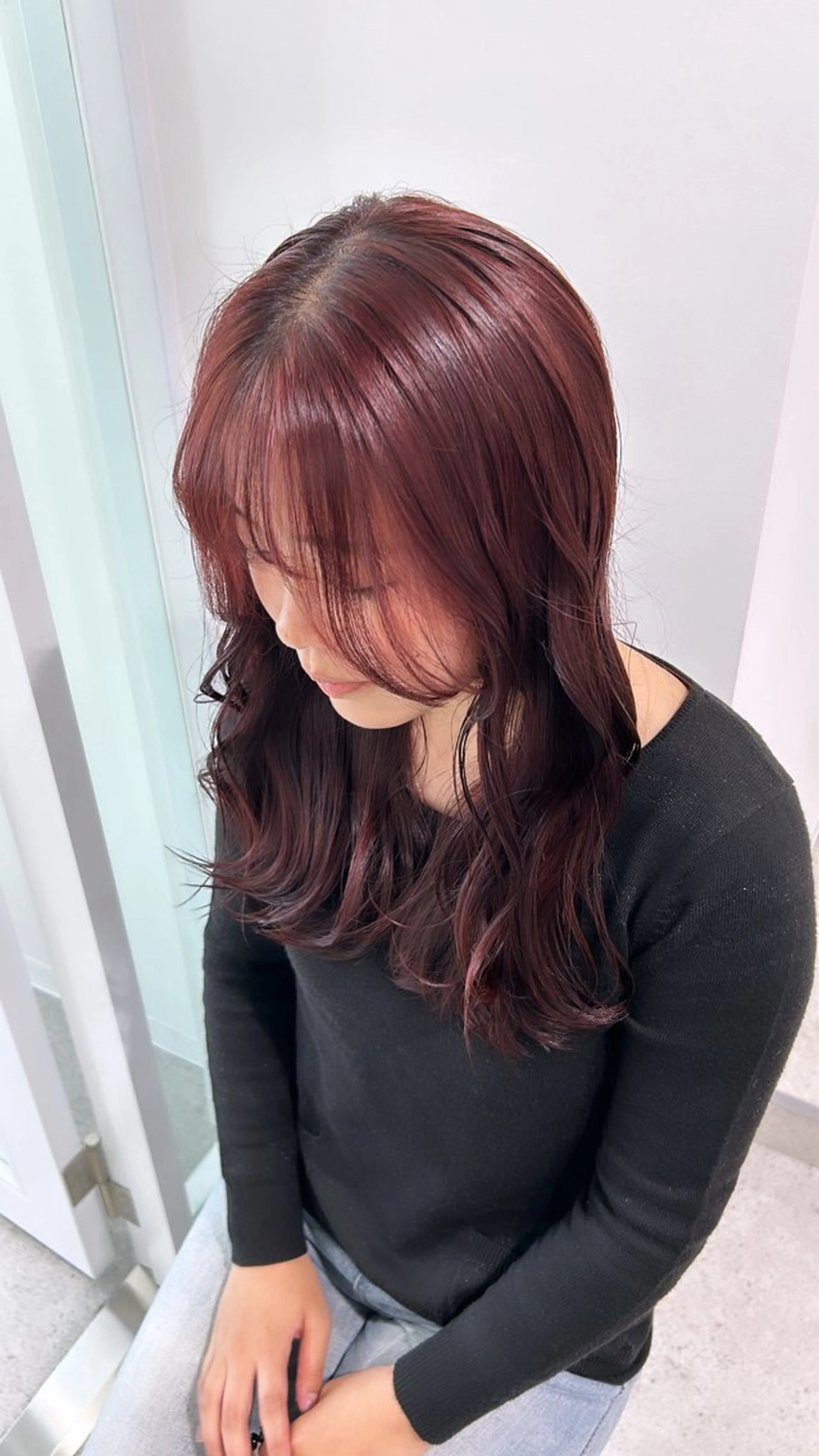 ロング メンズ ヘアカラー 艶感ミルクティー🤍 色落ち綺麗🤍ともやのヘアスタイル