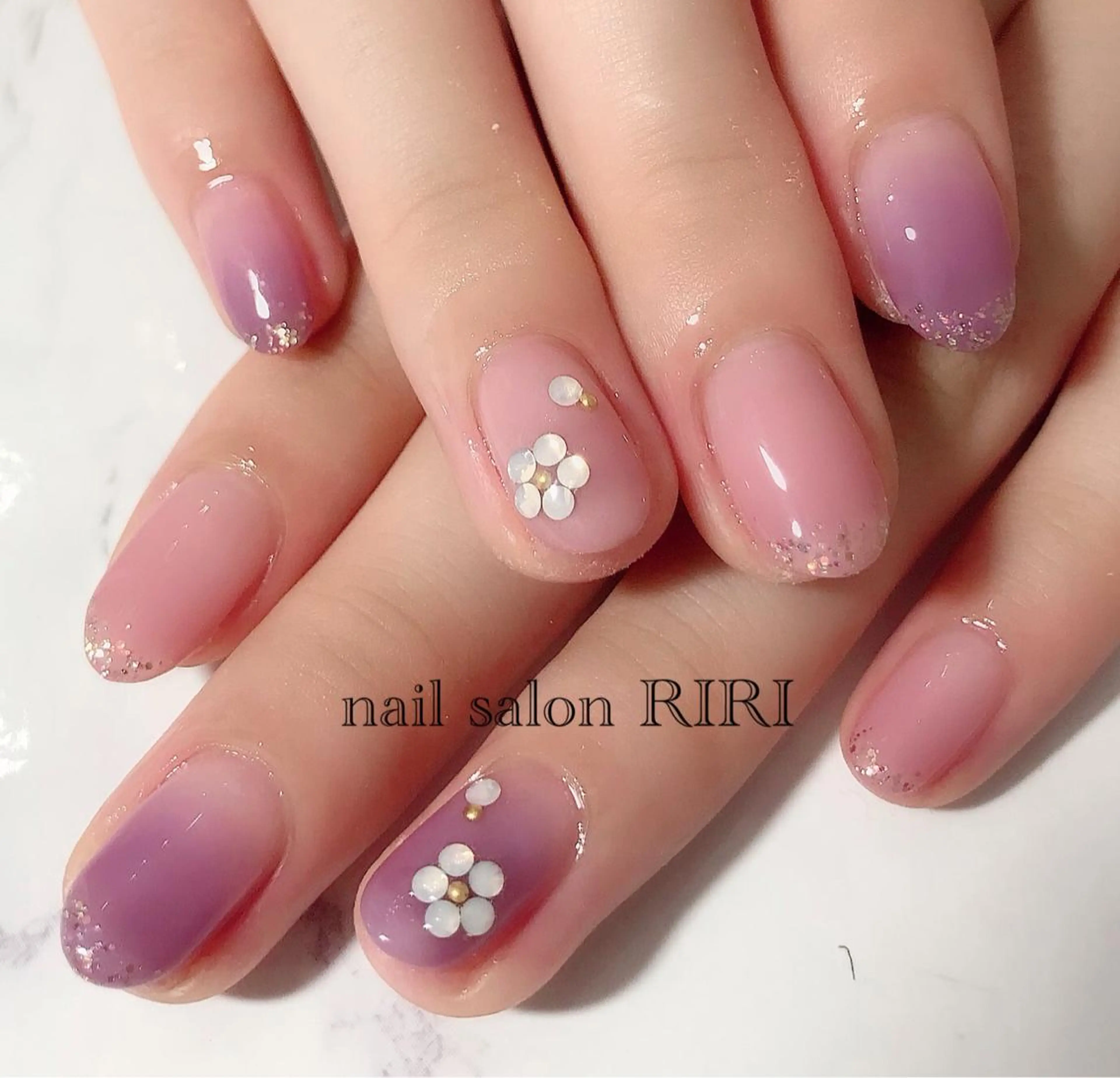 ネイル フラワーネイル ストーンネイル private  nail  salon RIRI所属・RIRI リリのネイルデザイン
