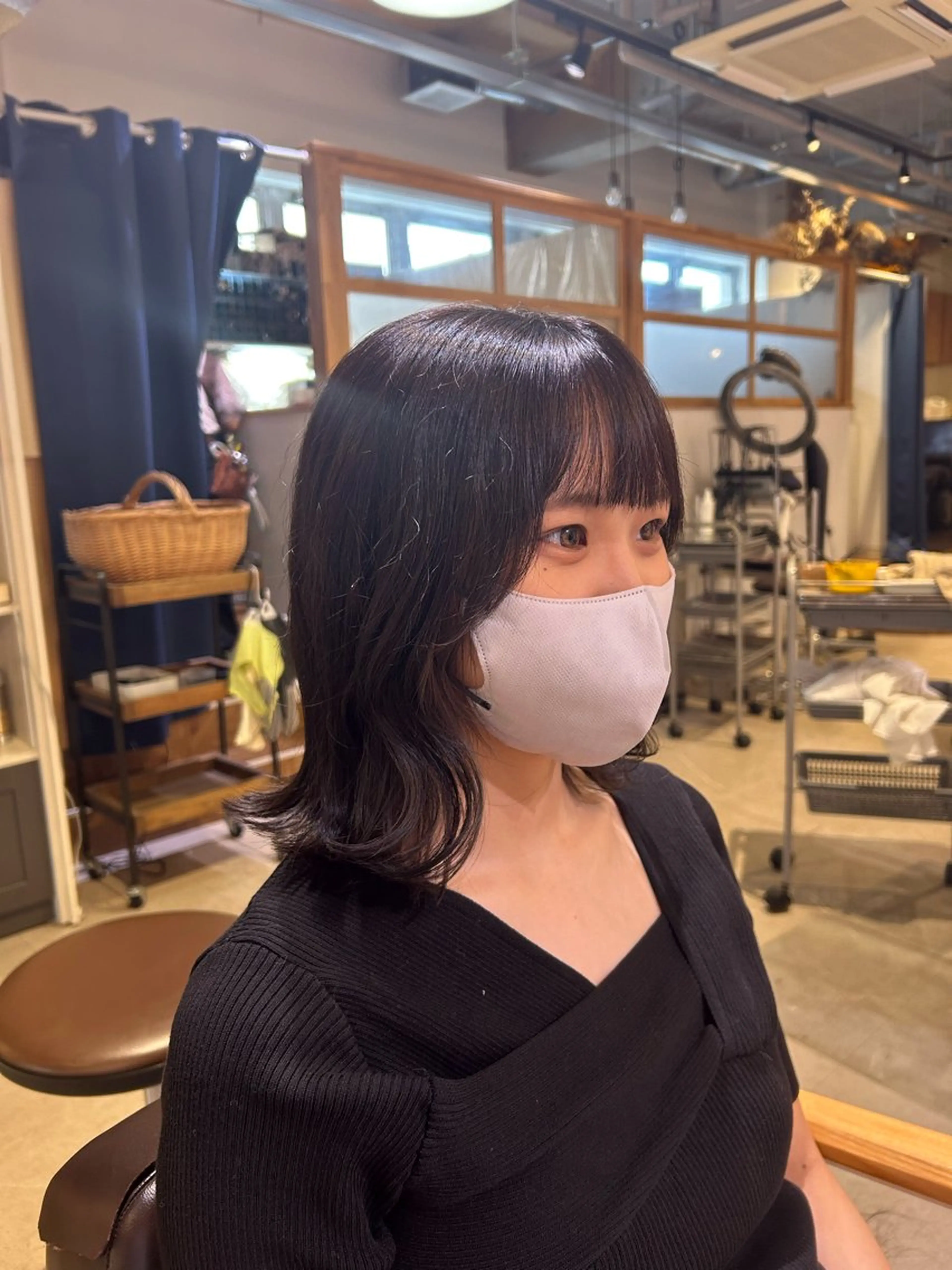 ミディアム カラー 黒髪 透明感カラー 顔周りカット yoro /ミホのヘアスタイル