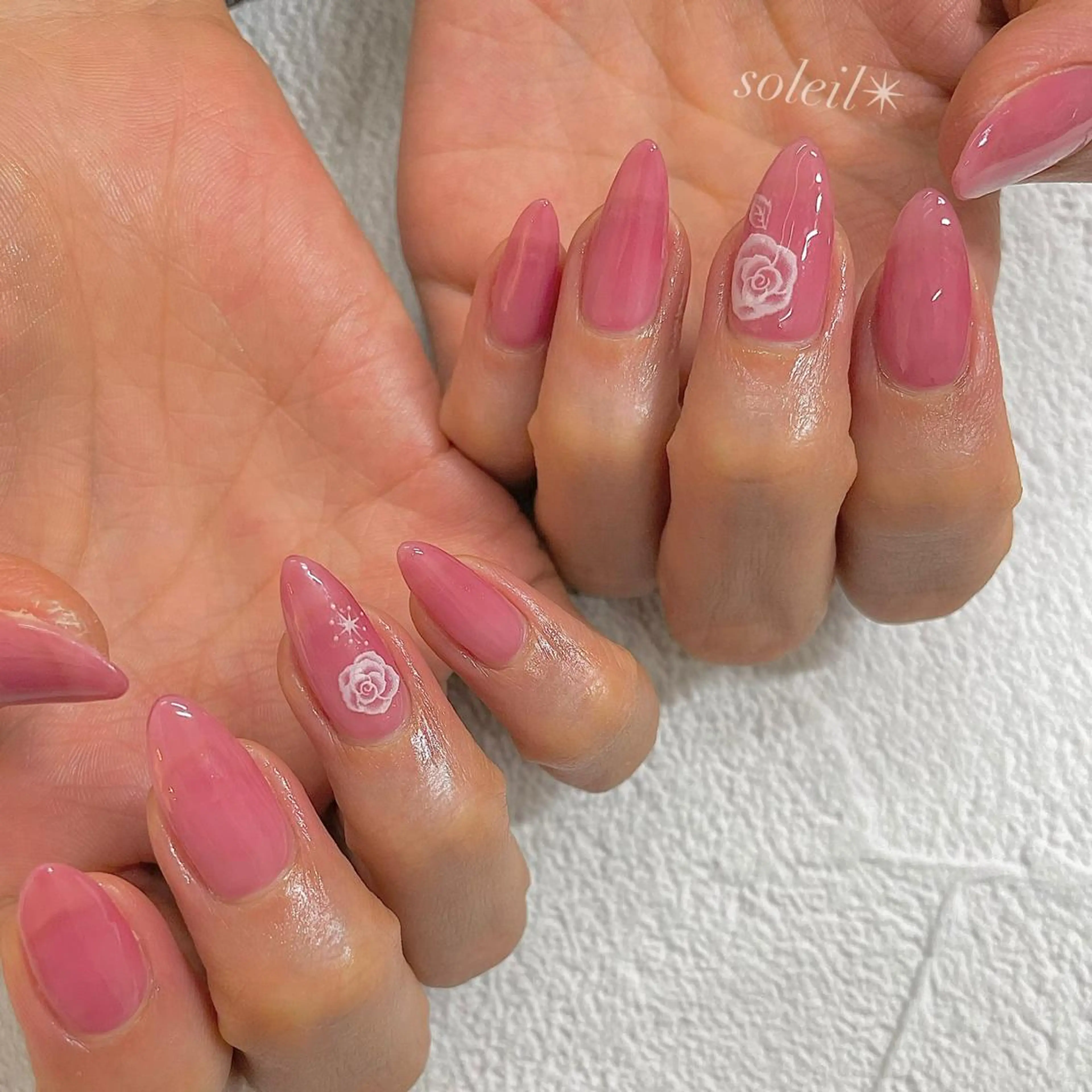 ネイル アートネイル ラメ(グリッター) ニュアンスネイル オフィスネイル ワンカラーネイル 粟津 美紀のネイルデザイン