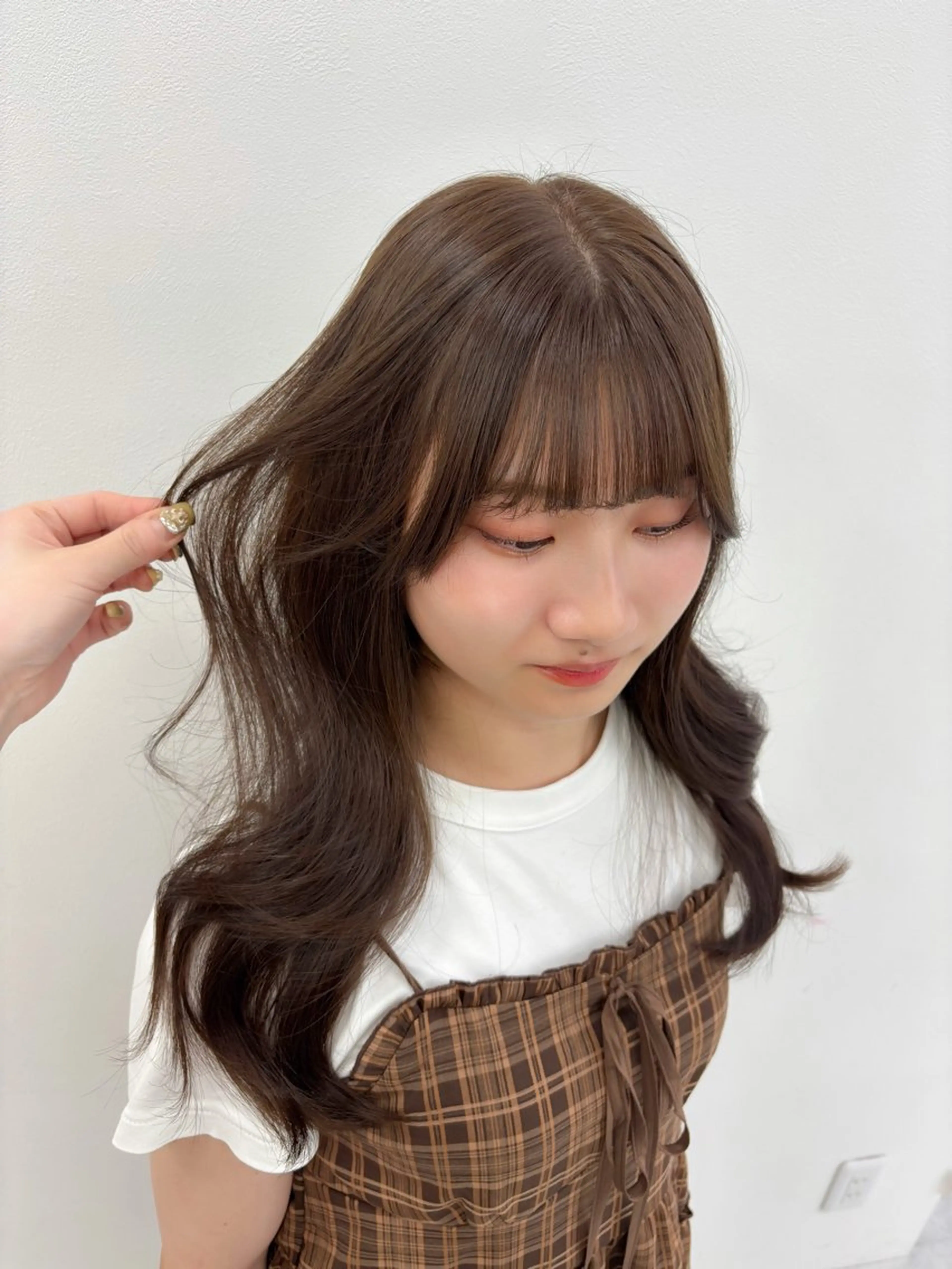 セミロング カラー ヘアカラー トリートメント ヘッドスパ ヘアセット 韓国レイヤー ハッシュカットのヘアスタイル