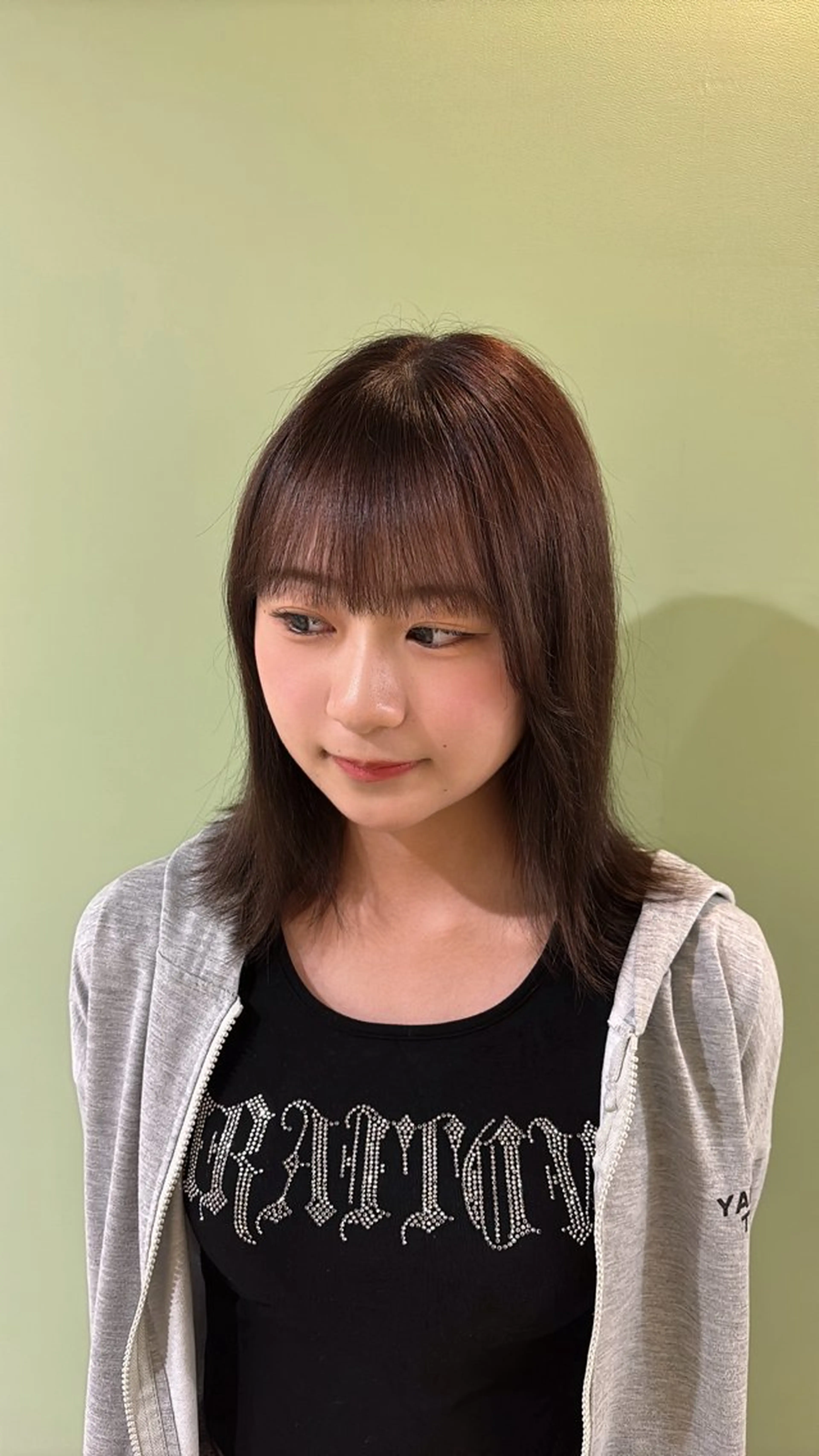 ミディアム カラー 高野 春菜のヘアスタイル