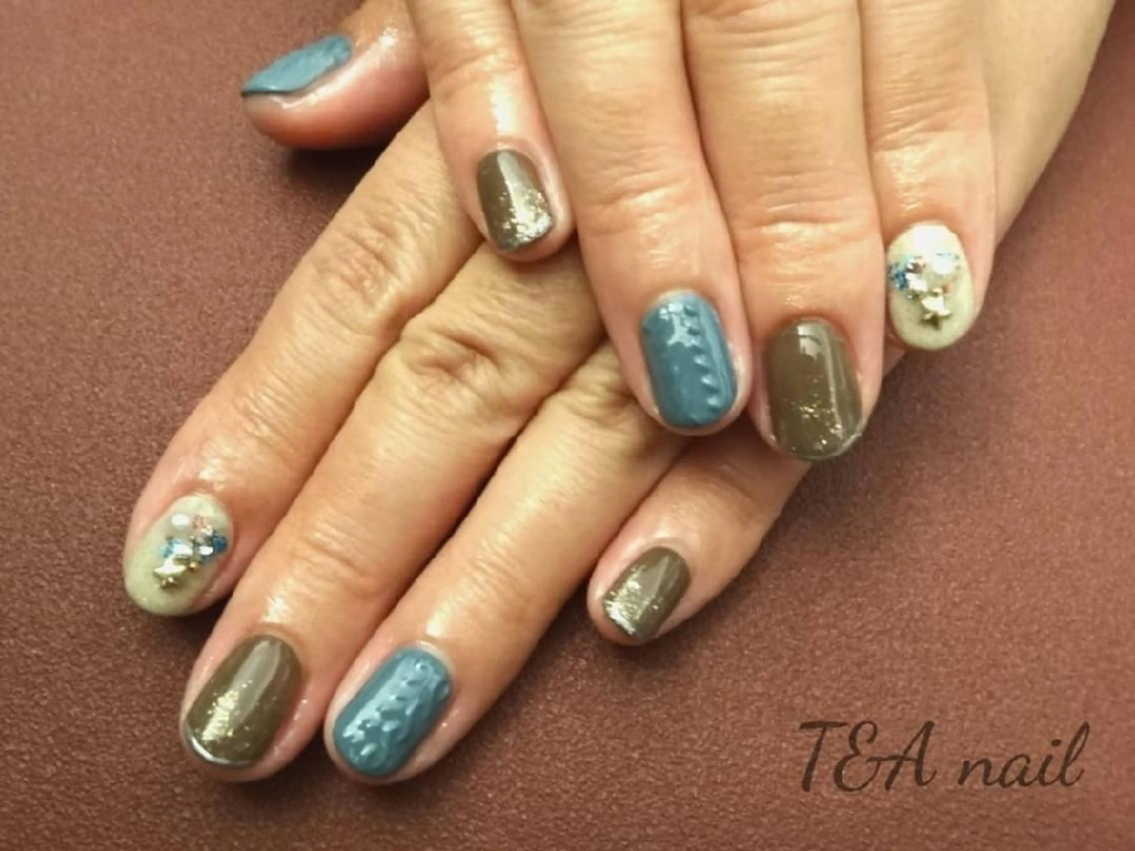ショート ネイル クリスマス ニュアンスネイル 冬ネイル クリスマス ハンドネイル T&A nailのネイルデザイン