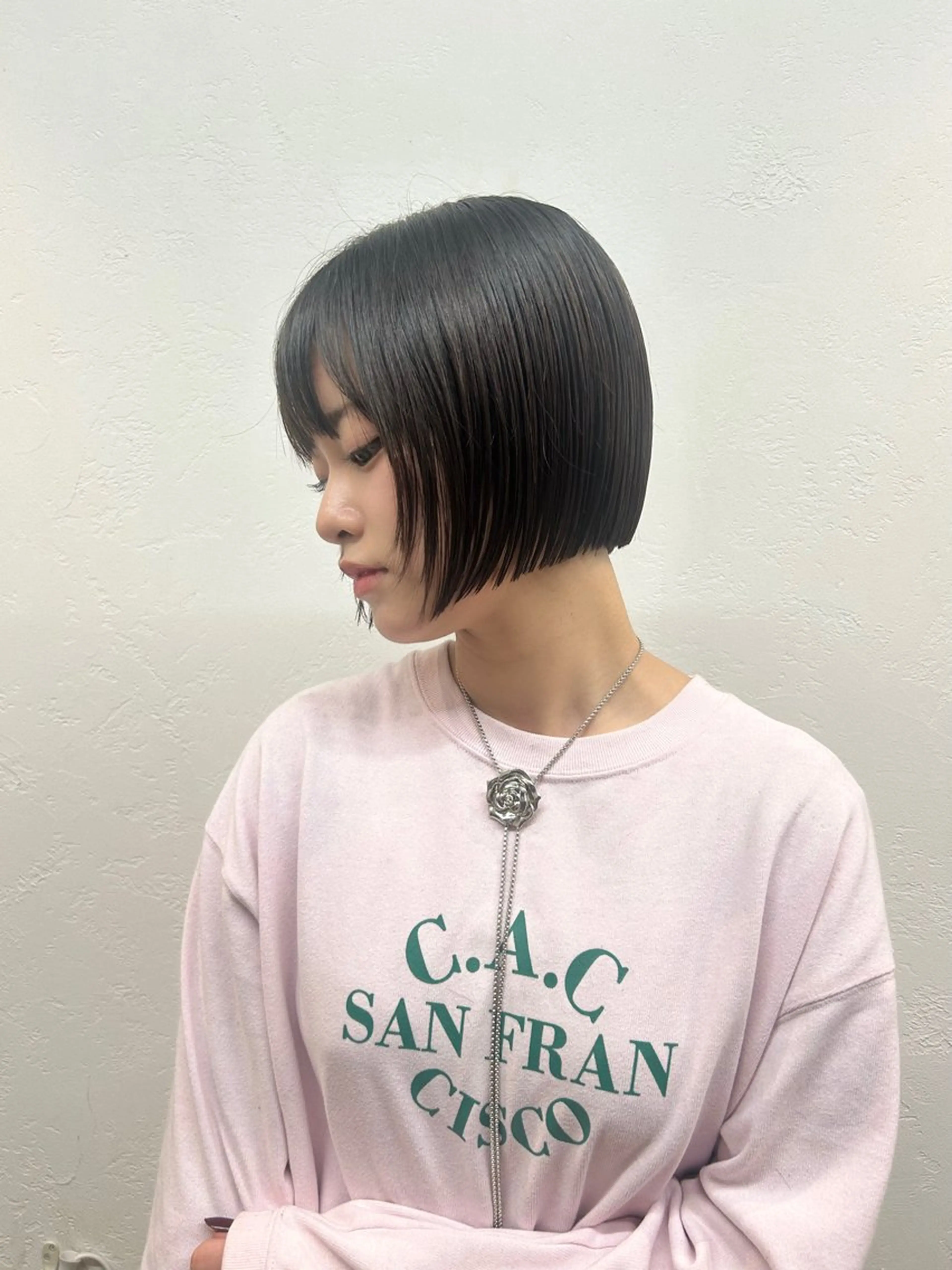 ミディアム 切りっぱなしボブ ボブレイヤー ボブ レイヤーカット siro所属・ハイトーン美容師🐳 神崎 源のヘアスタイル