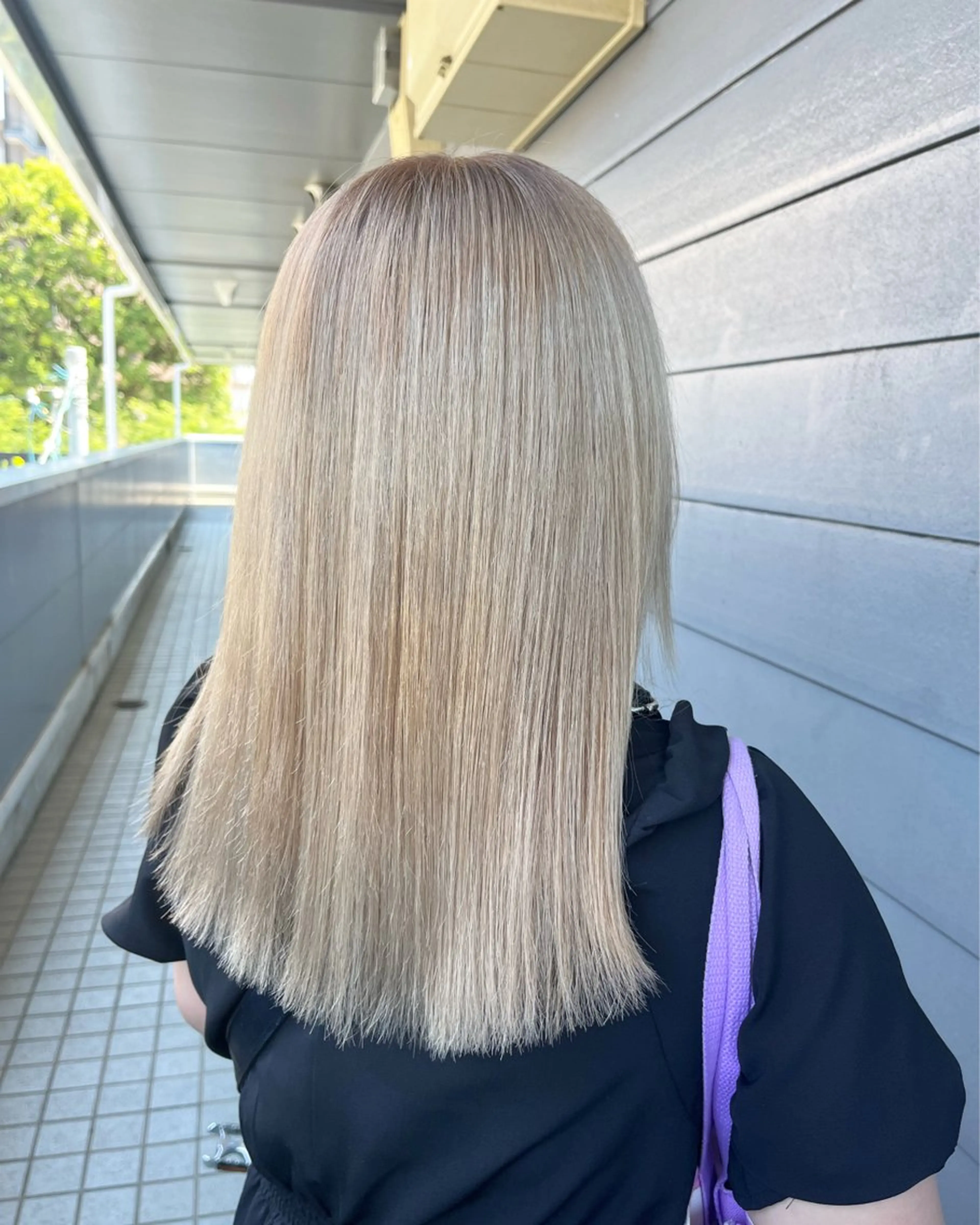 ショート カラー ベージュカラー ブリーチ ホワイトベージュ ヘアカラー 渡辺 健太のヘアスタイル