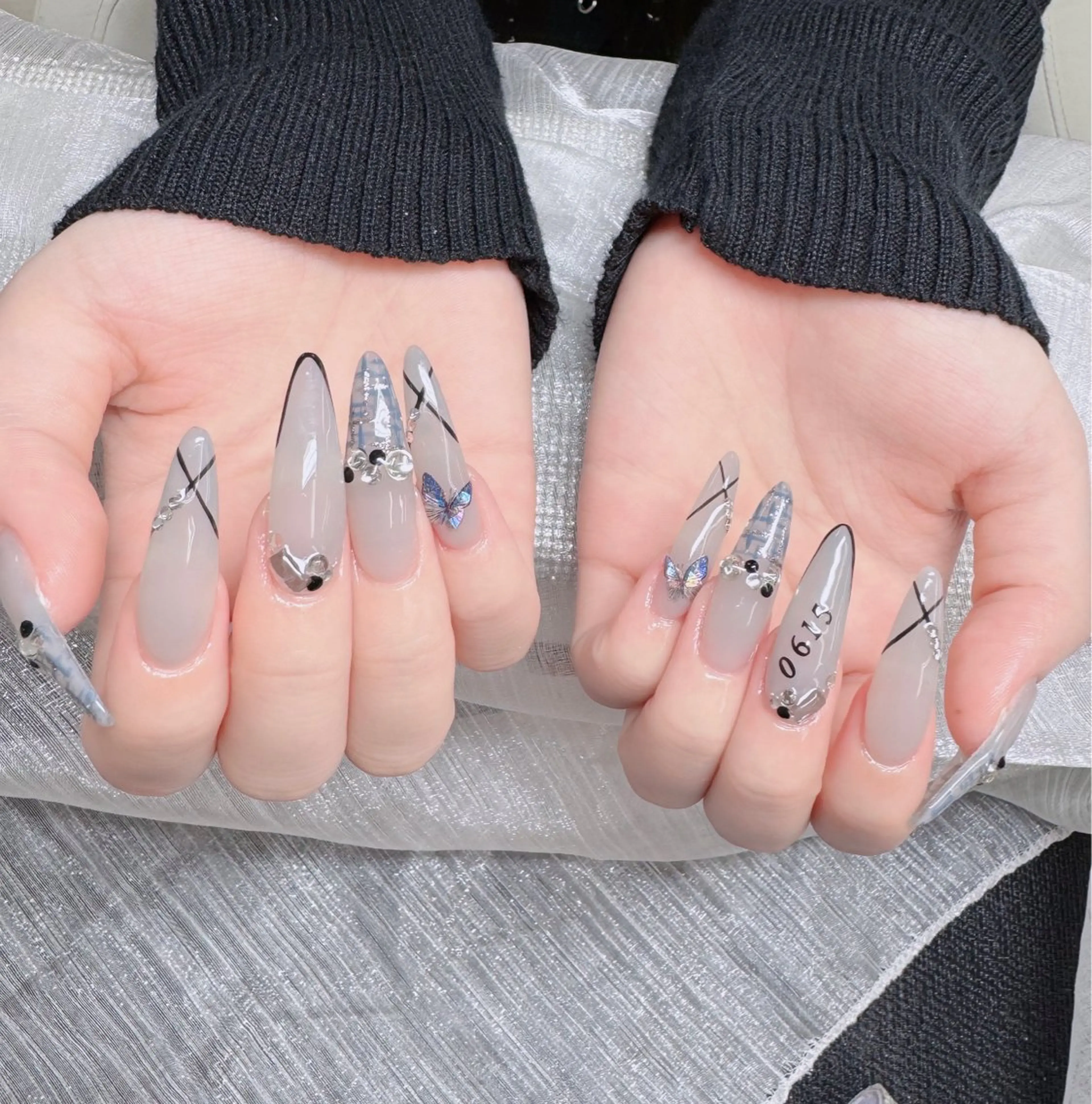 ネイル オーロラネイル フレンチネイル ジェルネイル ハロウィン キラキラネイル ハンドネイル H.baby Nail Salonのネイルデザイン