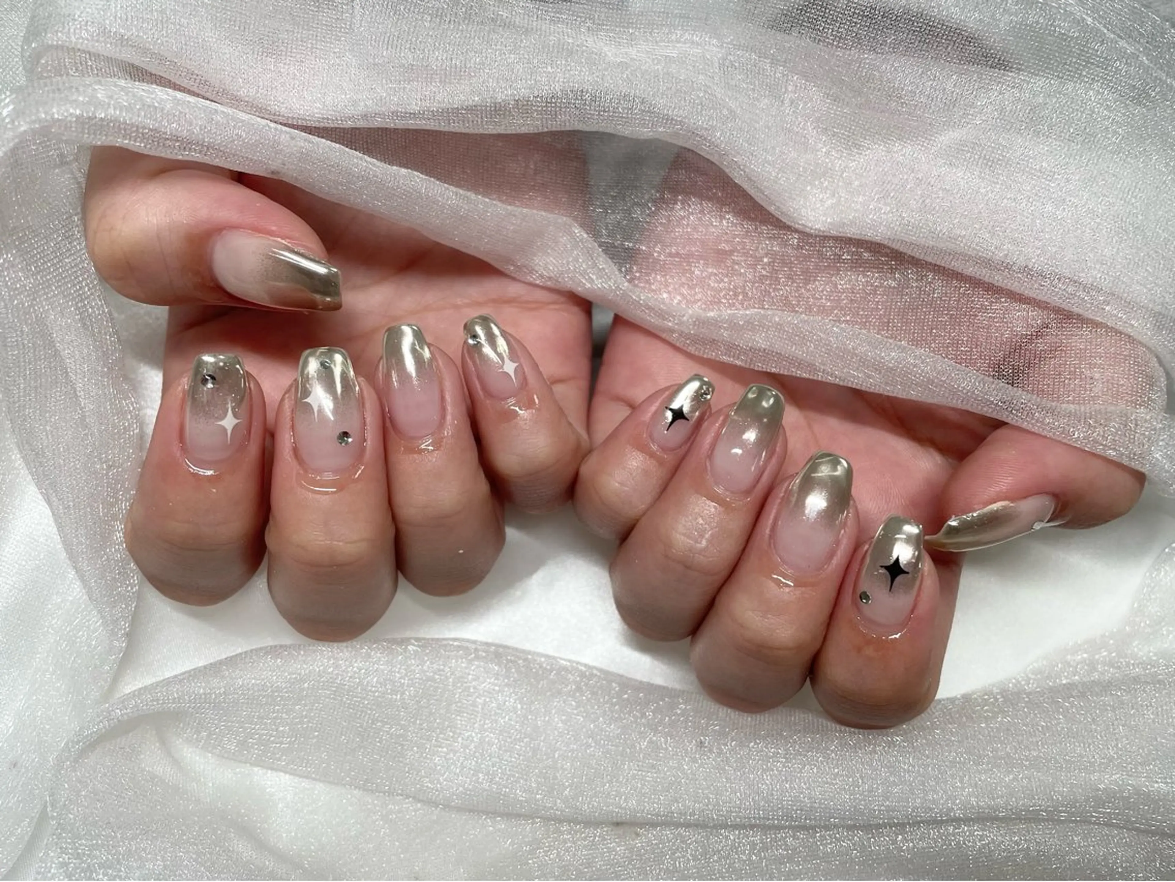 ネイル ハンドネイル Roi〈ロワ〉 Minakoのネイルデザイン