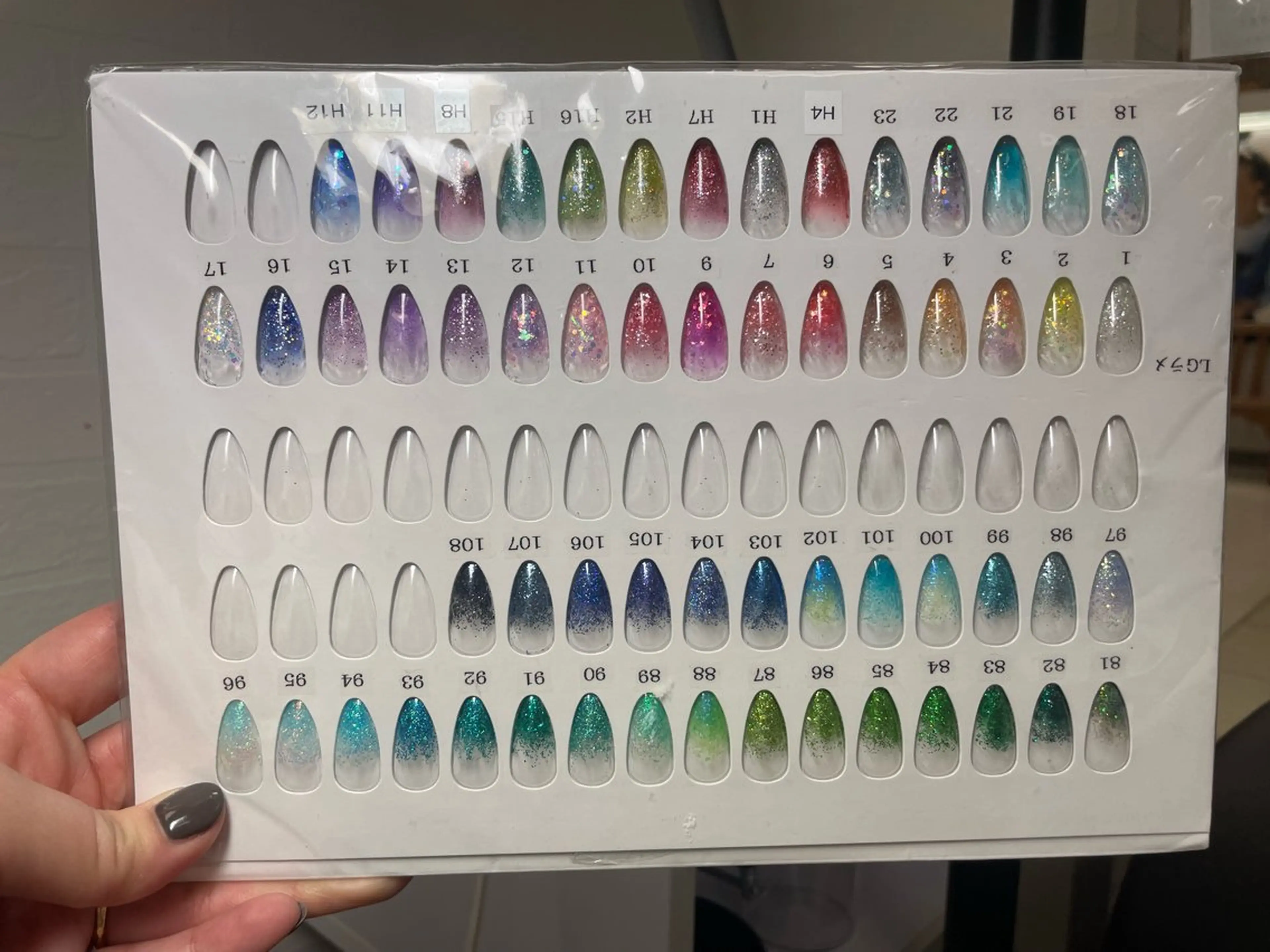 ネイル ネイルサロンエーナイン屯田店所属・matsuda chikaのネイルデザイン