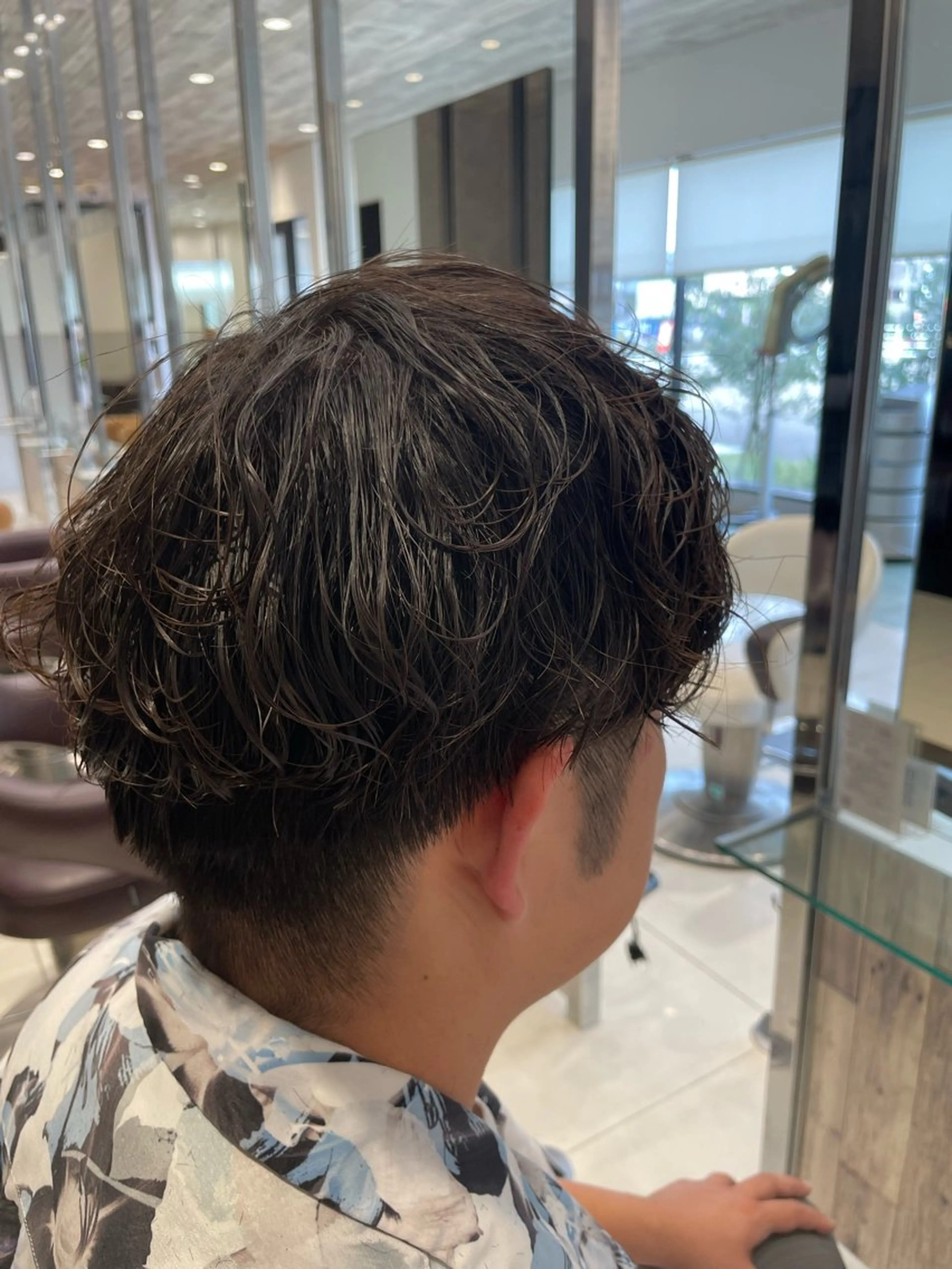 メンズ メンズパーマ 波巻きパーマ 目崎 丞のヘアスタイル