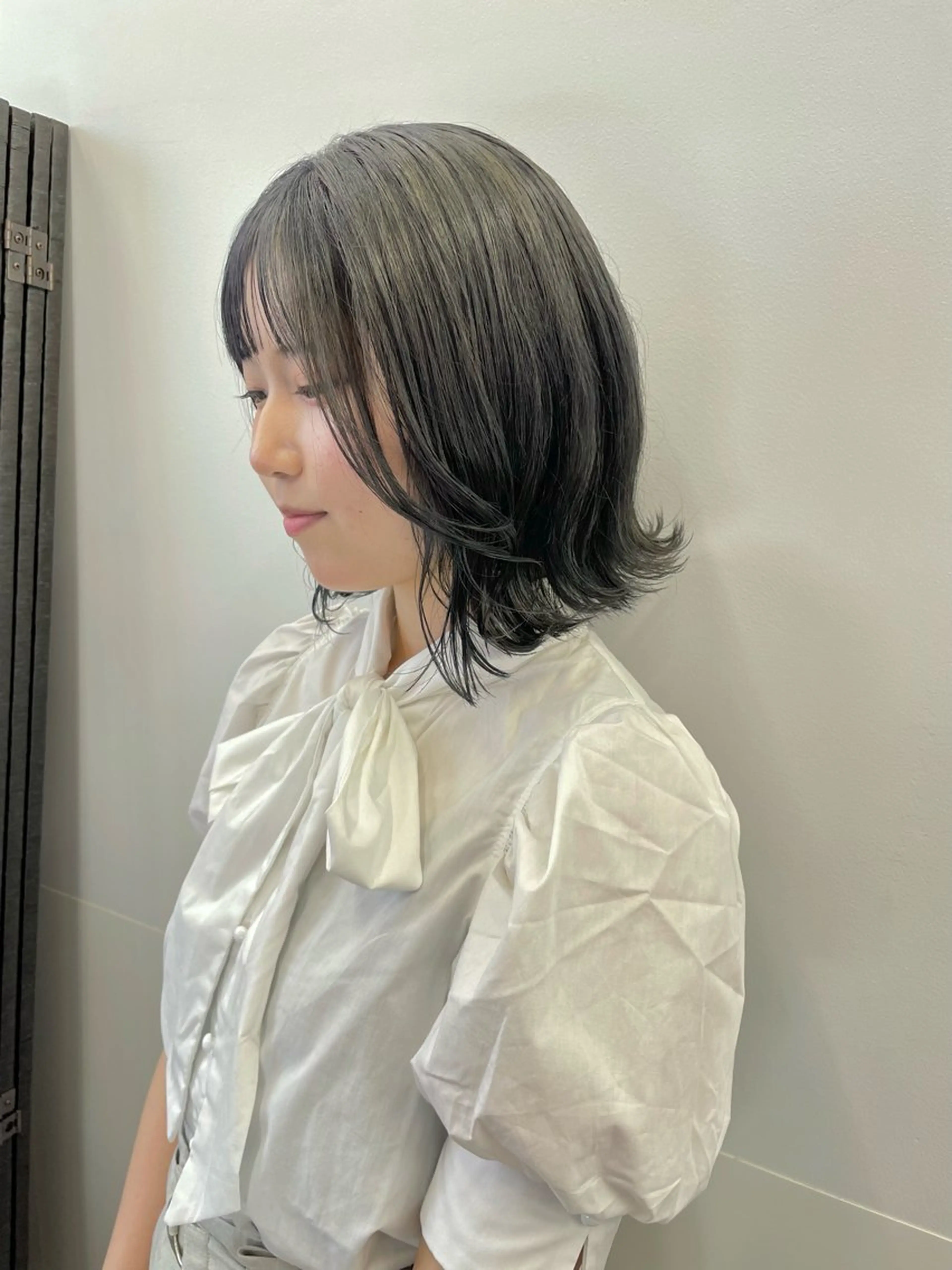 ミディアム カラー ブリーチ ダブルカラー グレージュ ダブルカラー🦖 /髪質改善⚡️しおりのヘアスタイル