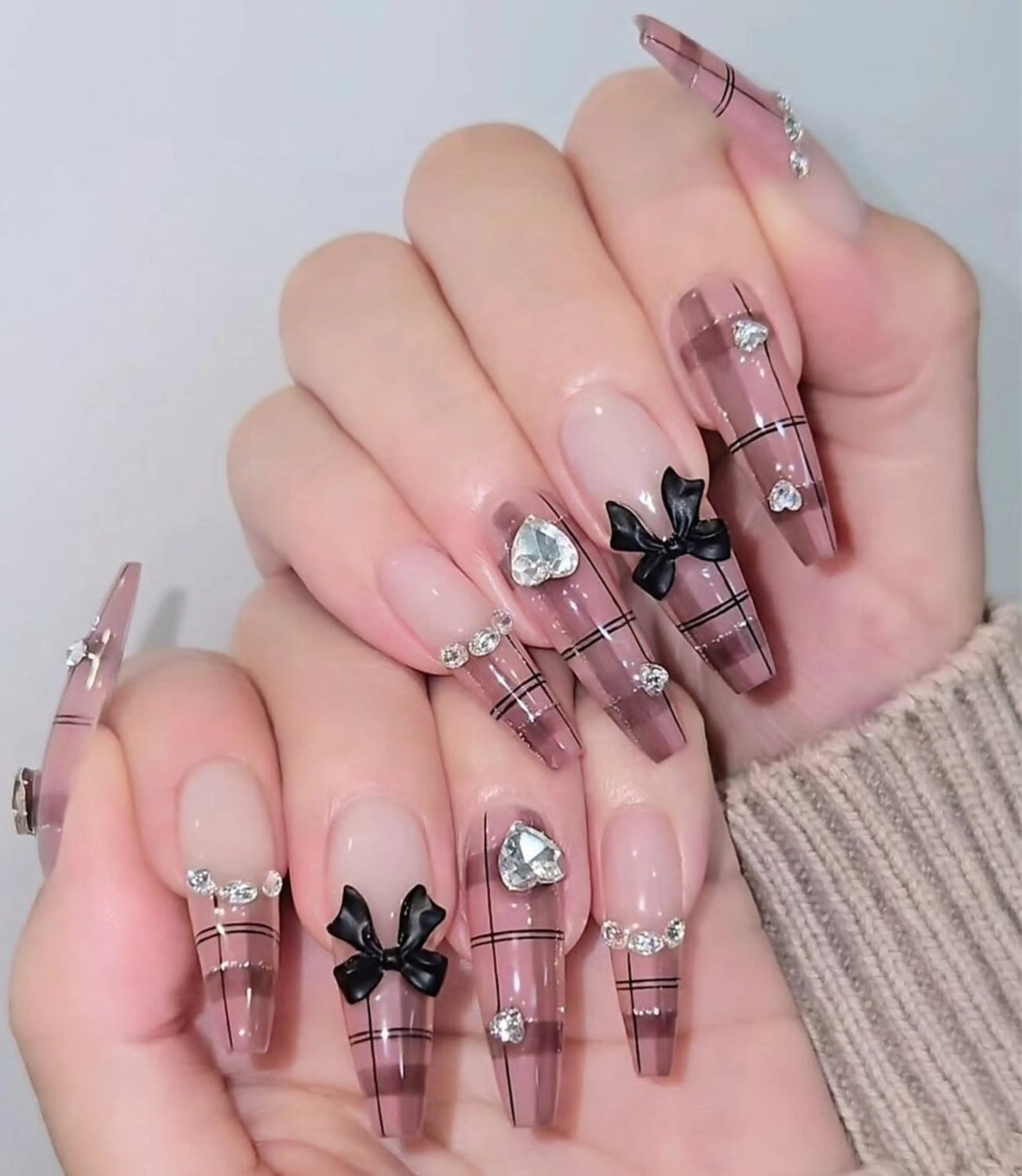 ネイル アニマル柄 オーロラネイル チークネイル フラッシュネイル ジェルネイル ハンドネイル Lyn Nailのネイルデザイン