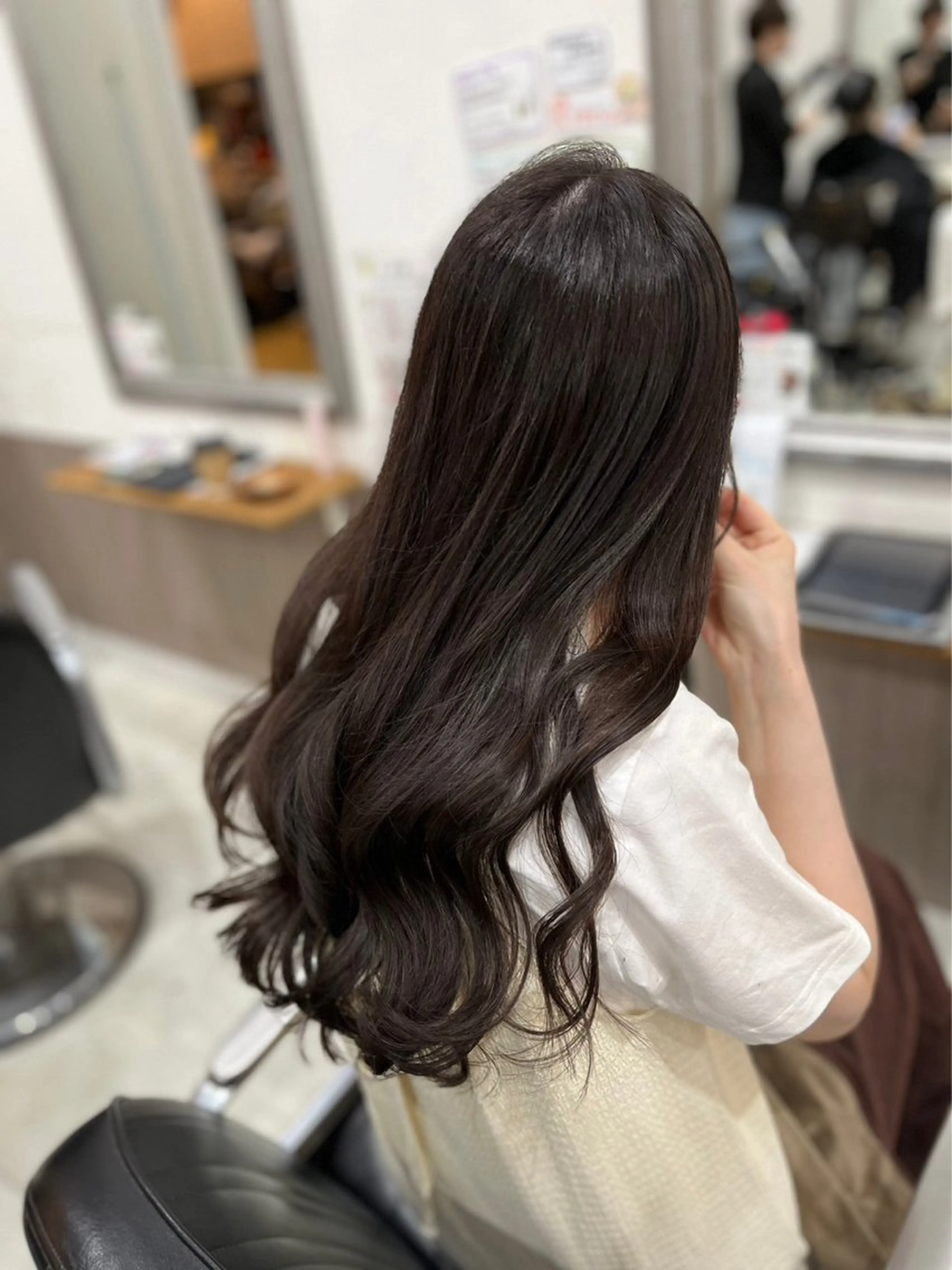 ロング カラー 生尾 虹水のヘアスタイル