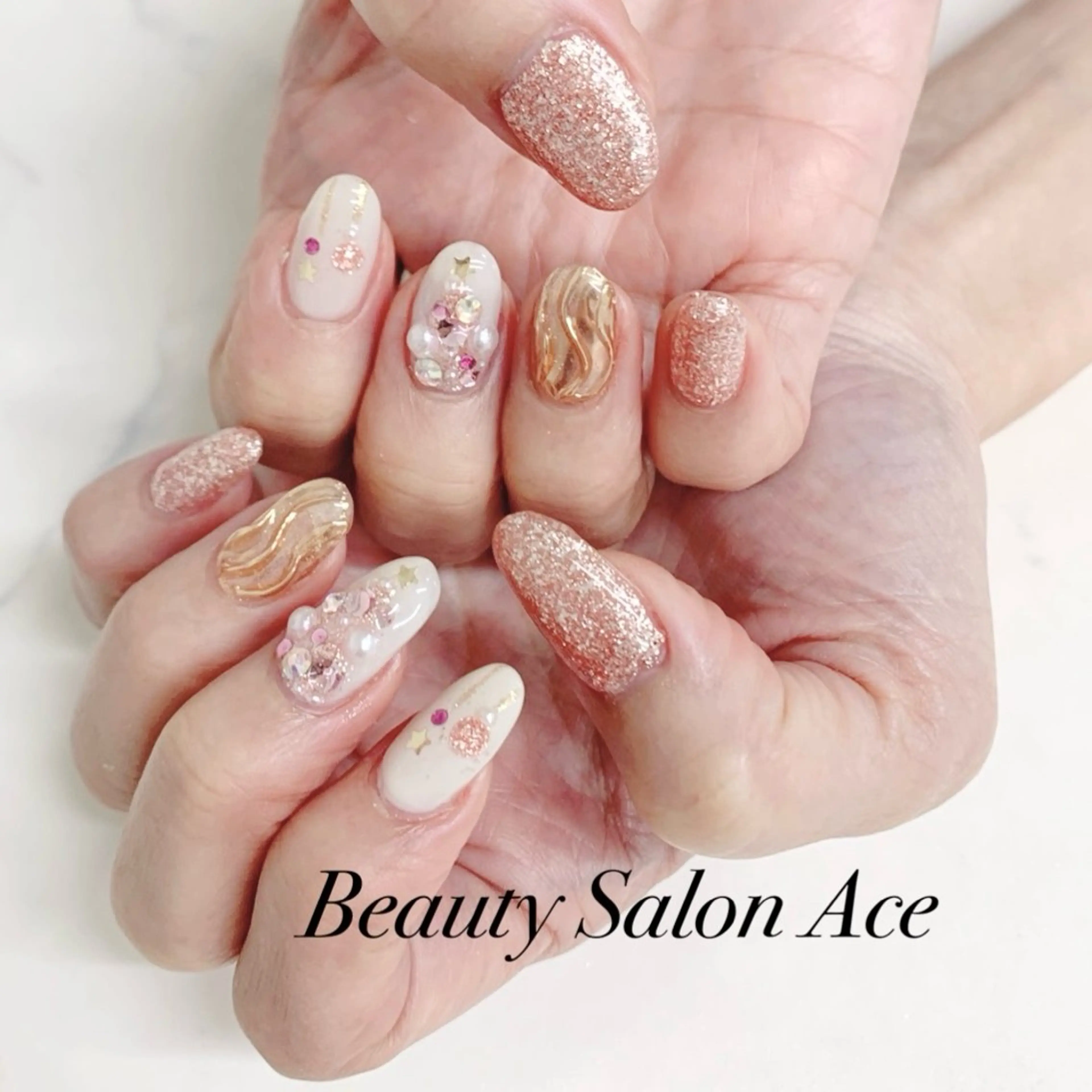 ネイル ラメ(グリッター) メンズネイル 冬ネイル クリスマス ハンドネイル ハンドケア Beauty Salon Ace（ネイルサロン　エース）所属・フィルイン専門店 Aceのネイルデザイン