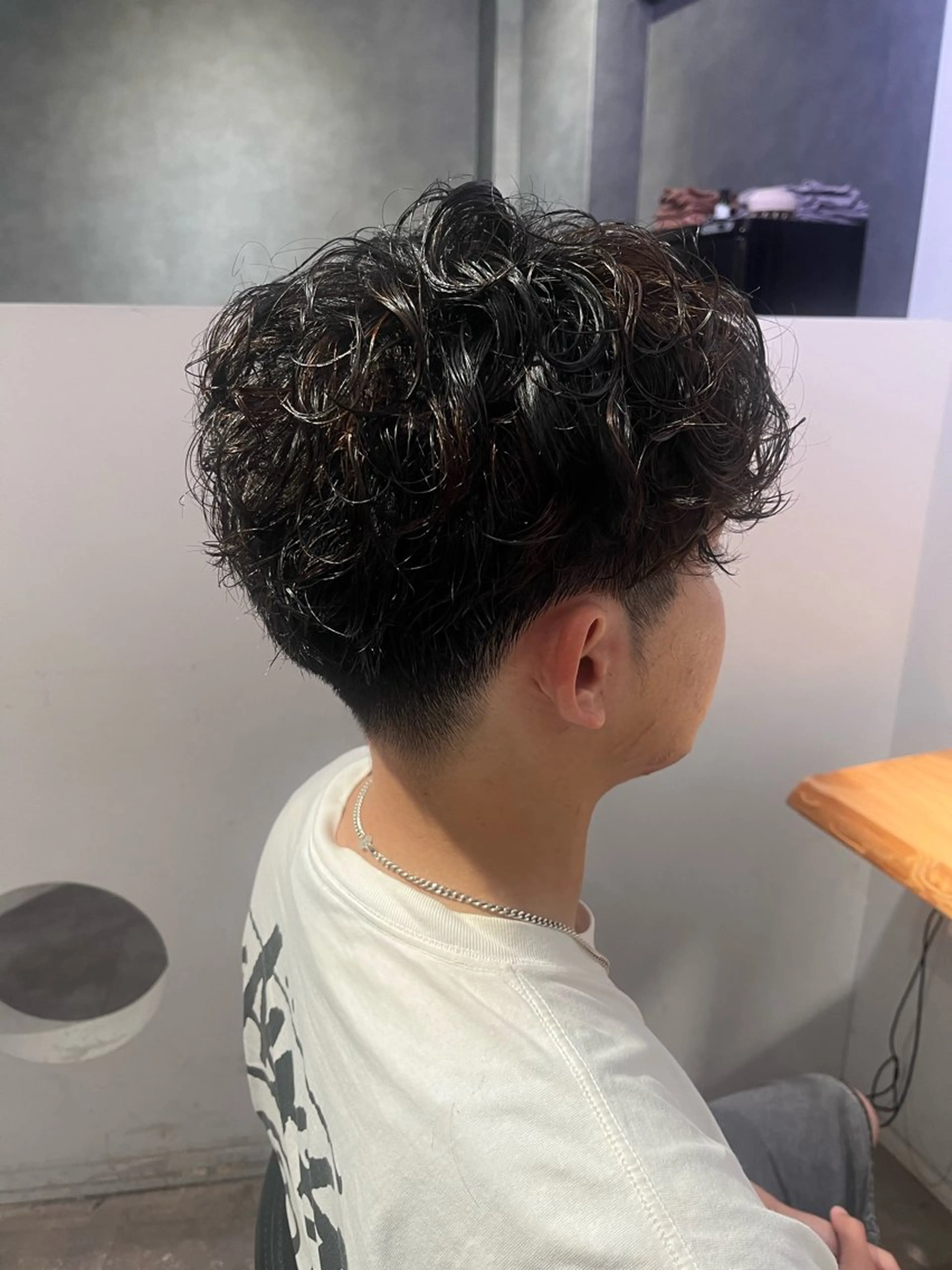 パーマ メンズ メンズパーマ 刈り上げ カット パーマ 友 美海のヘアスタイル