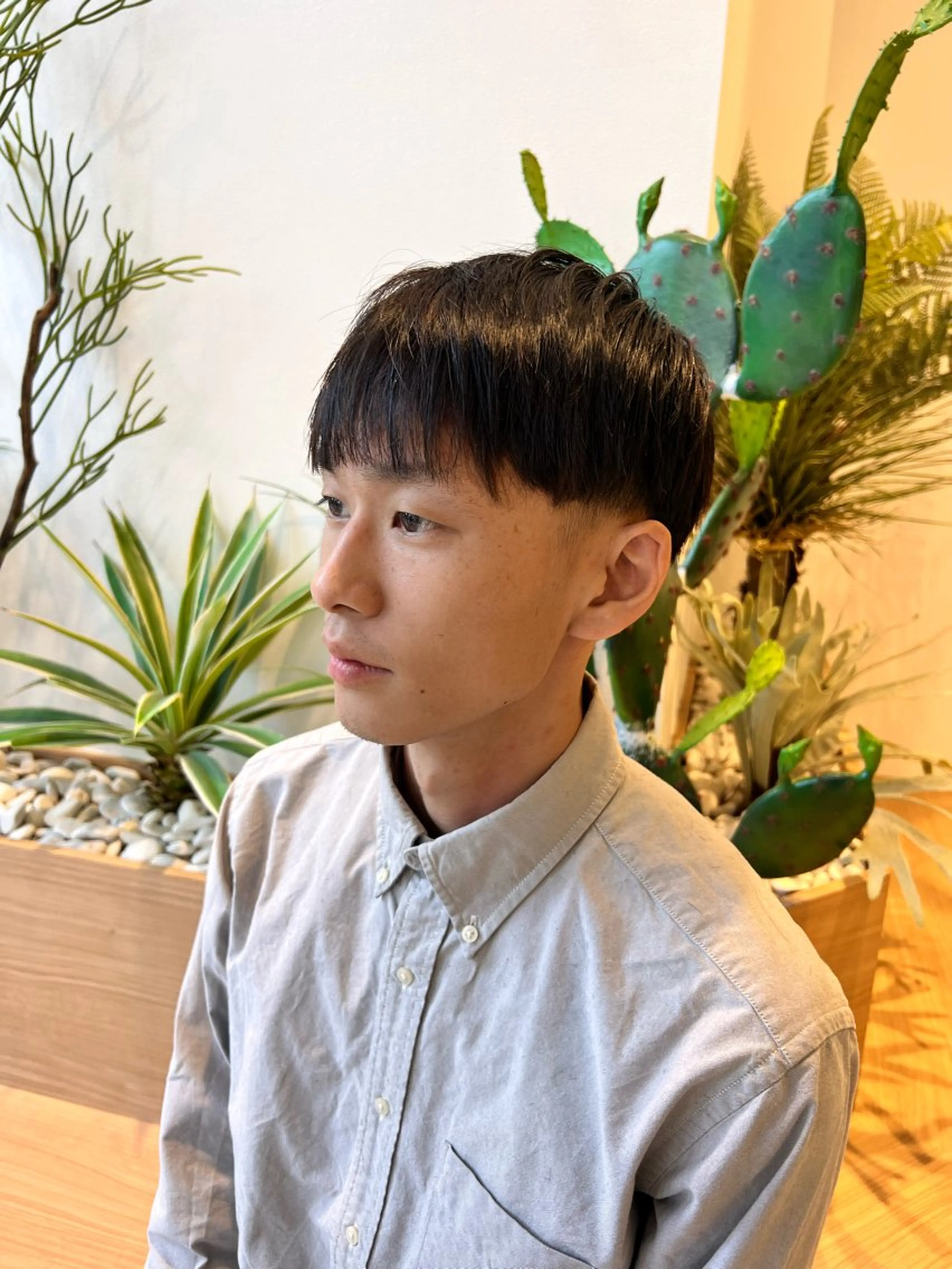メンズ カット ブリーチカラー 〻髪質改善〻アレンジのヘアスタイル