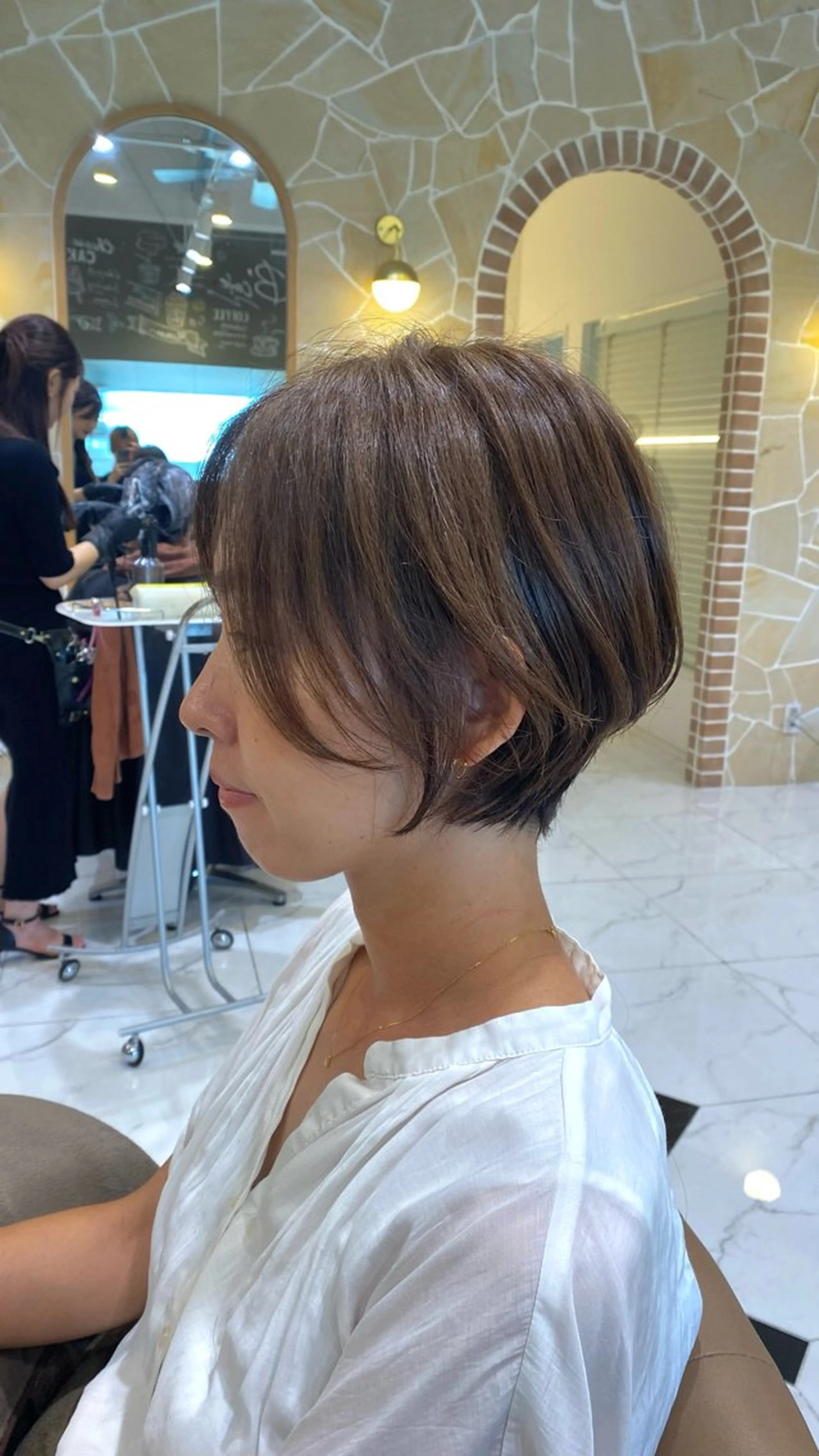 ショート カラー くびれヘア ショートヘア カット ヘアカラー トリートメント 坂井 茅聖のヘアスタイル