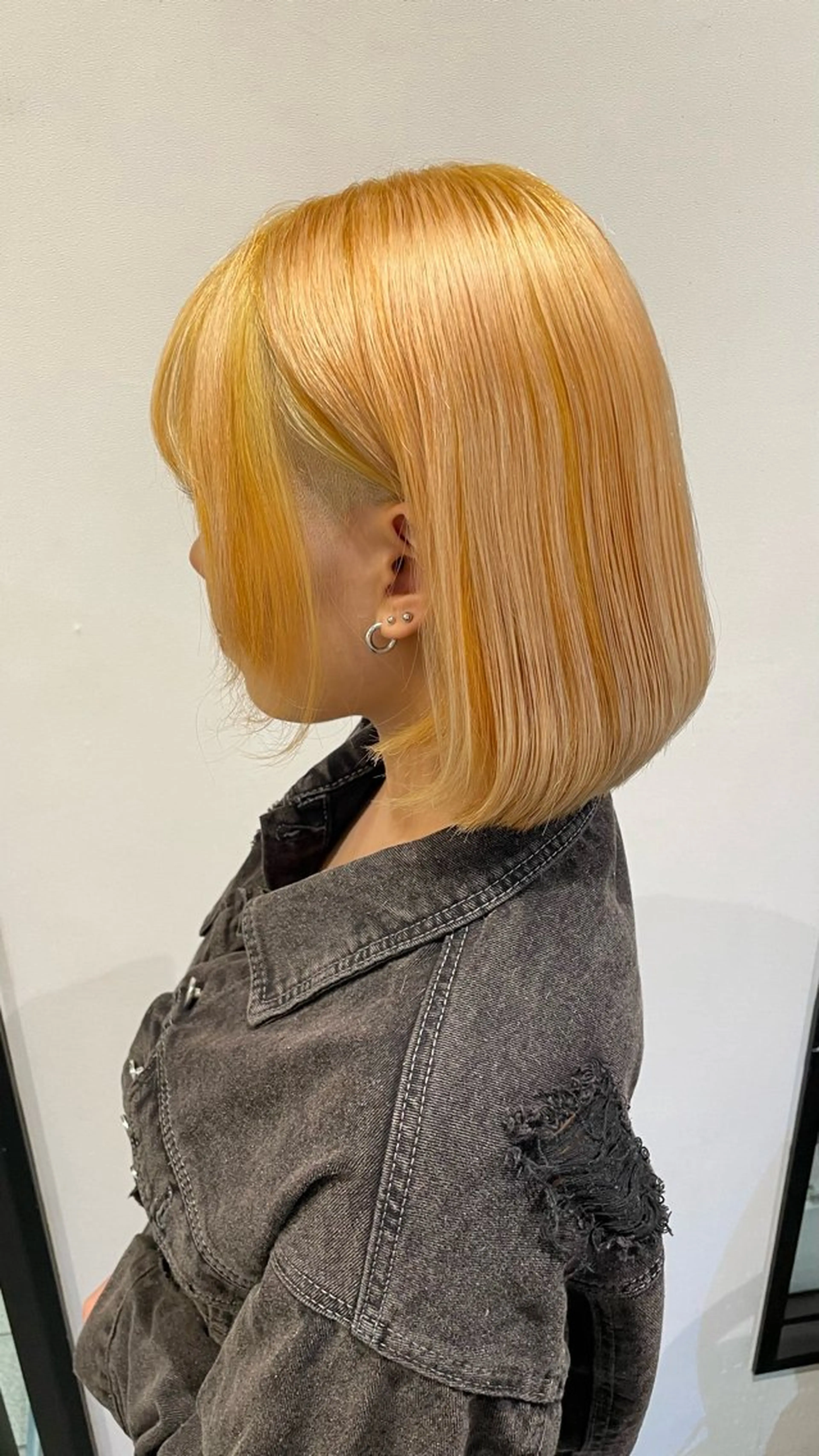 ミディアム ヘアカラー 🖤🎀ハイトーン/ エク/夕月🎀🖤のヘアスタイル
