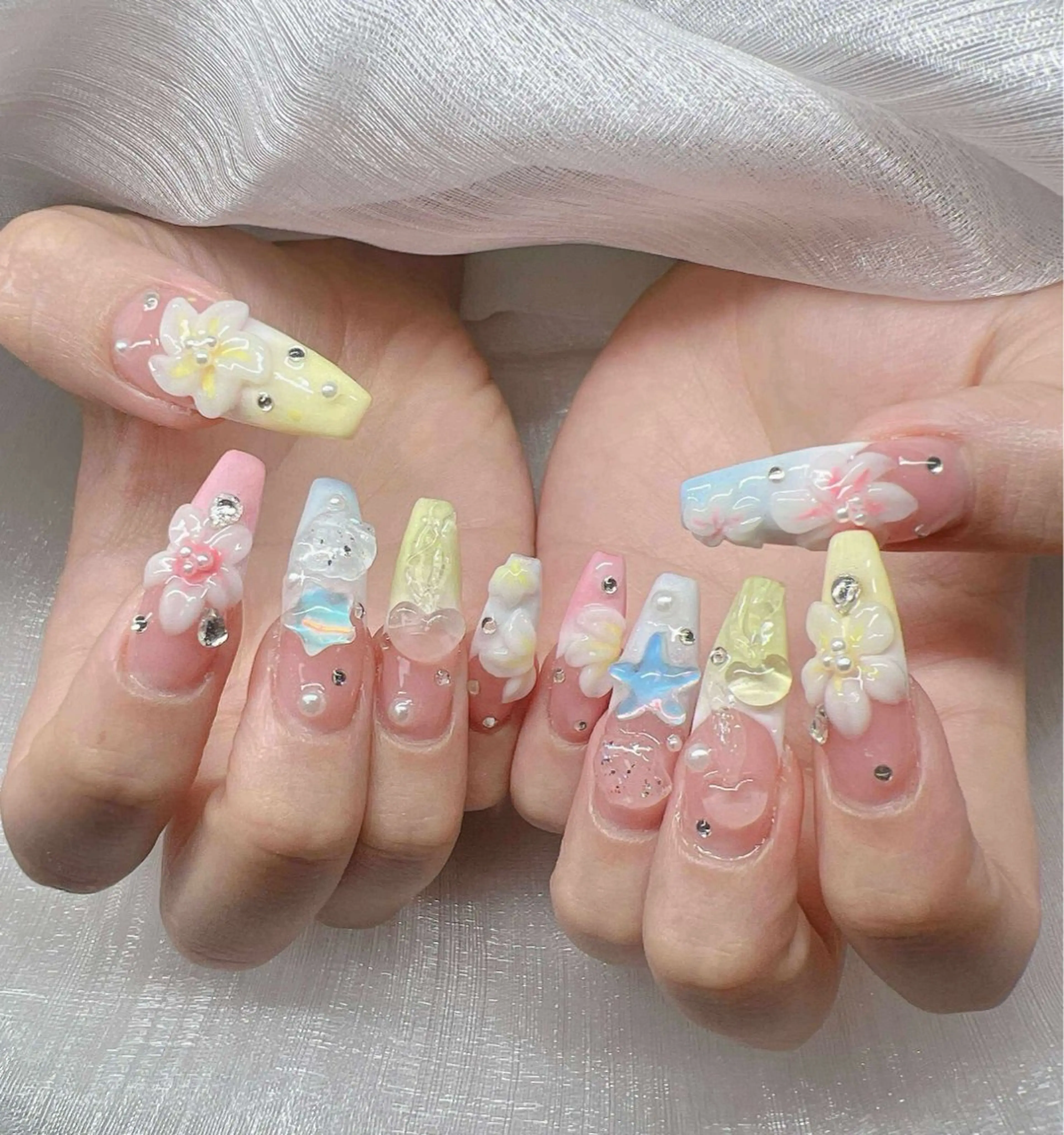 ネイル 長さ出し グラデーション 卒業式 キラキラネイル マグネットネイル ハンドネイル Lee Nailsのネイルデザイン