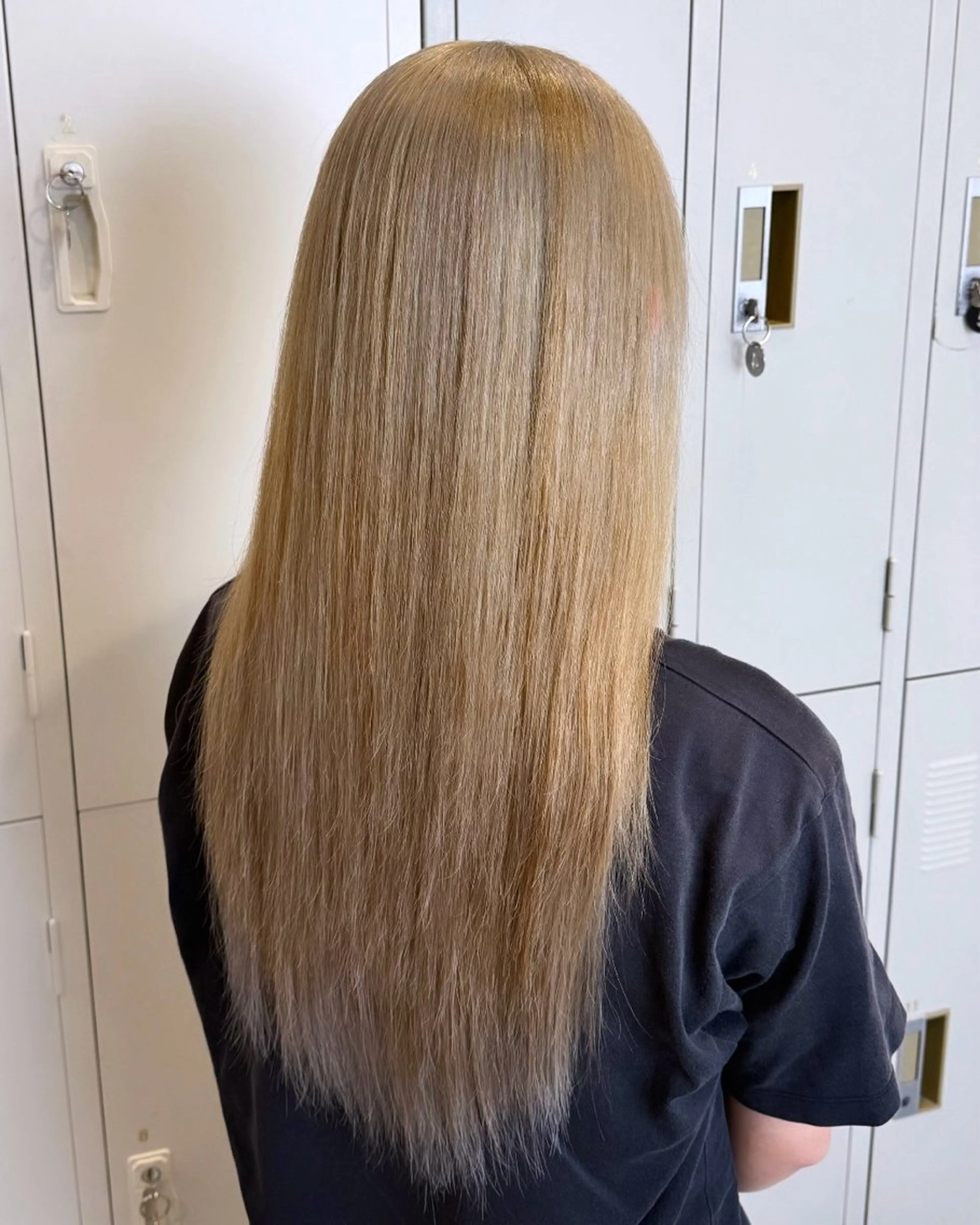 カラー ベージュカラー ハイトーンカラー Grandoll Luxe所属・大神 鈴夏のヘアスタイル