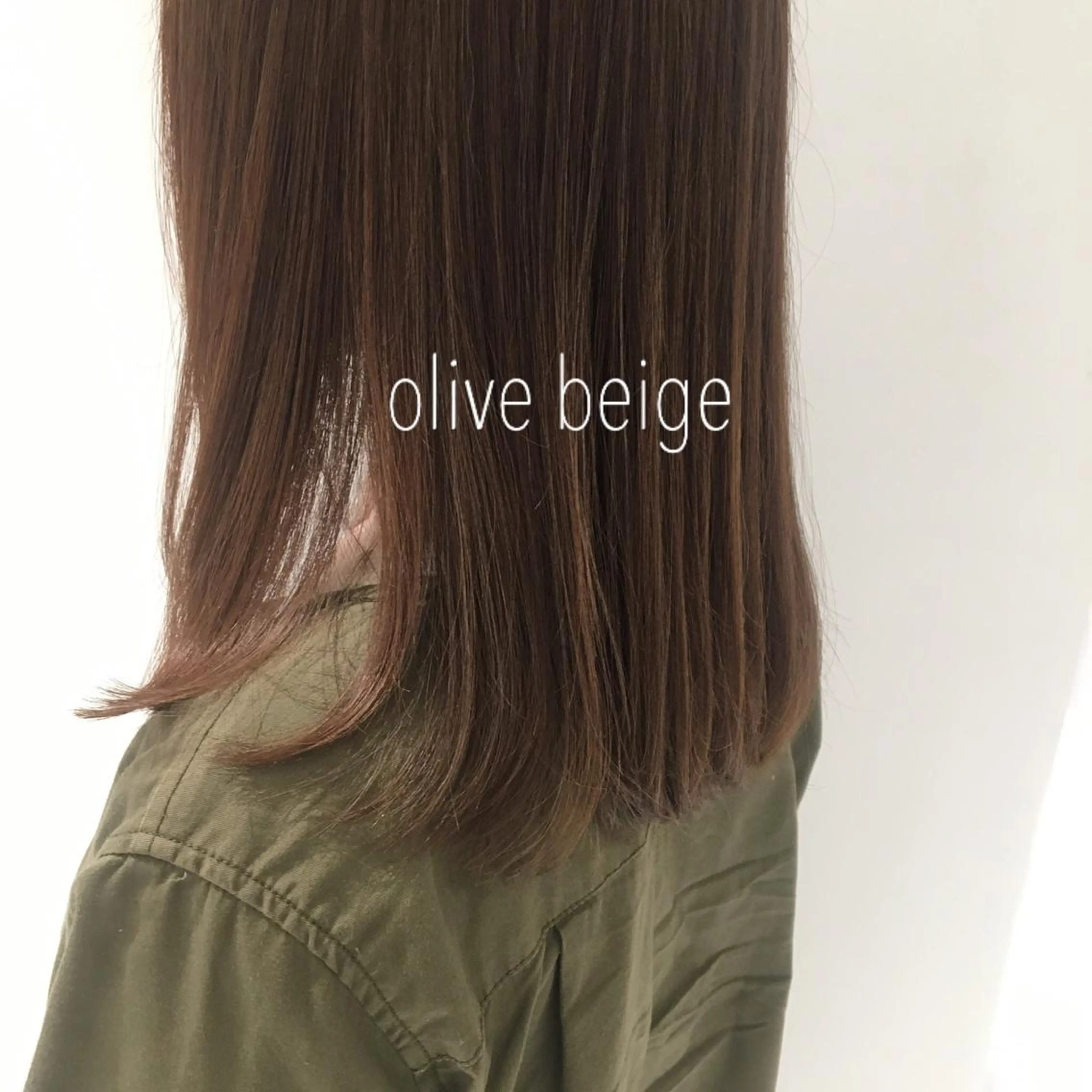 セミロング カラー ベージュカラー ハイライトカラー オリーブベージュ ハイライト カット ヘアカラー emme MIHO♡のヘアスタイル