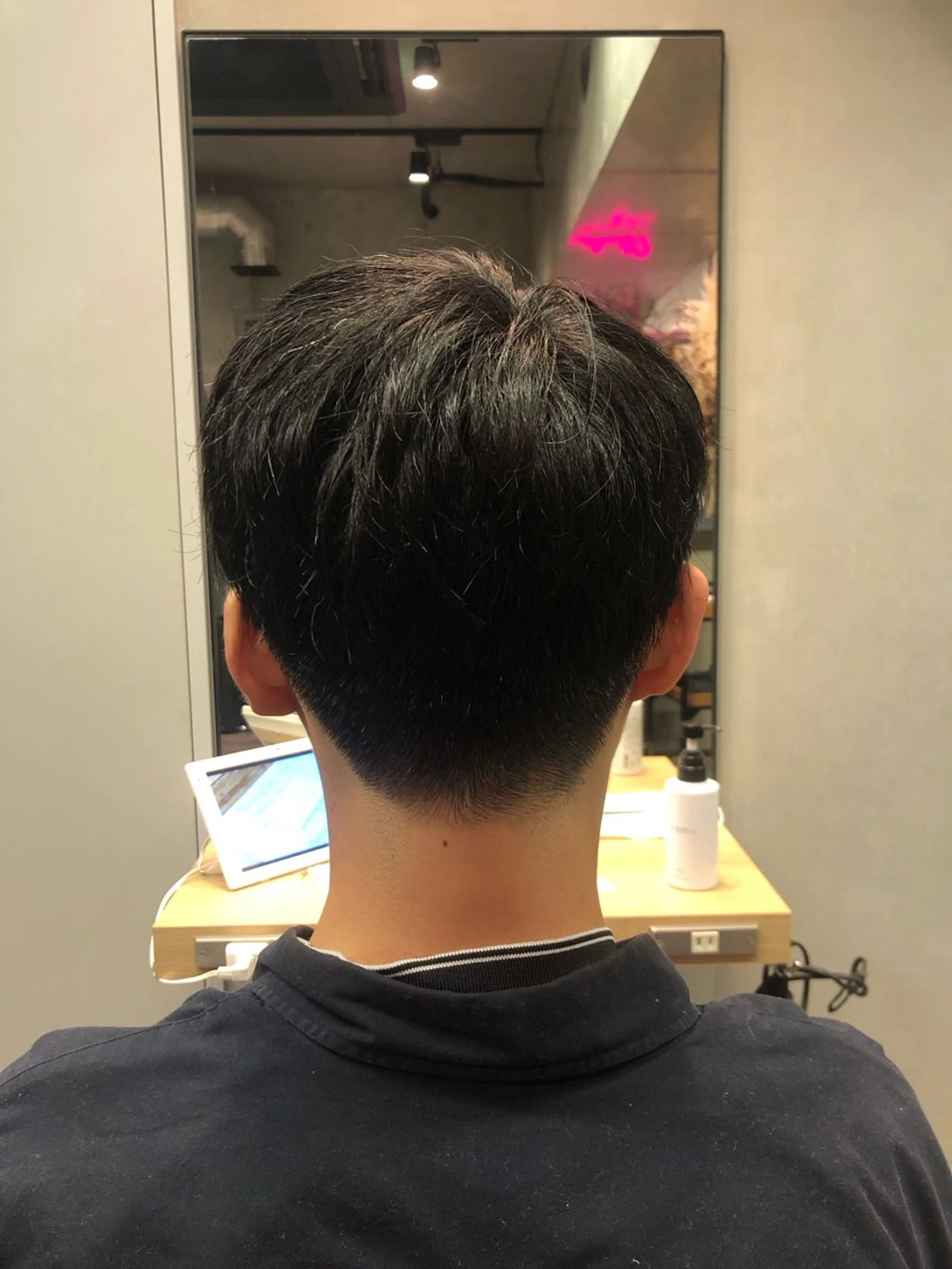 メンズ 刈り上げ 🎀縮毛矯正.暗髪 .艶髪🩶ちひろのヘアスタイル