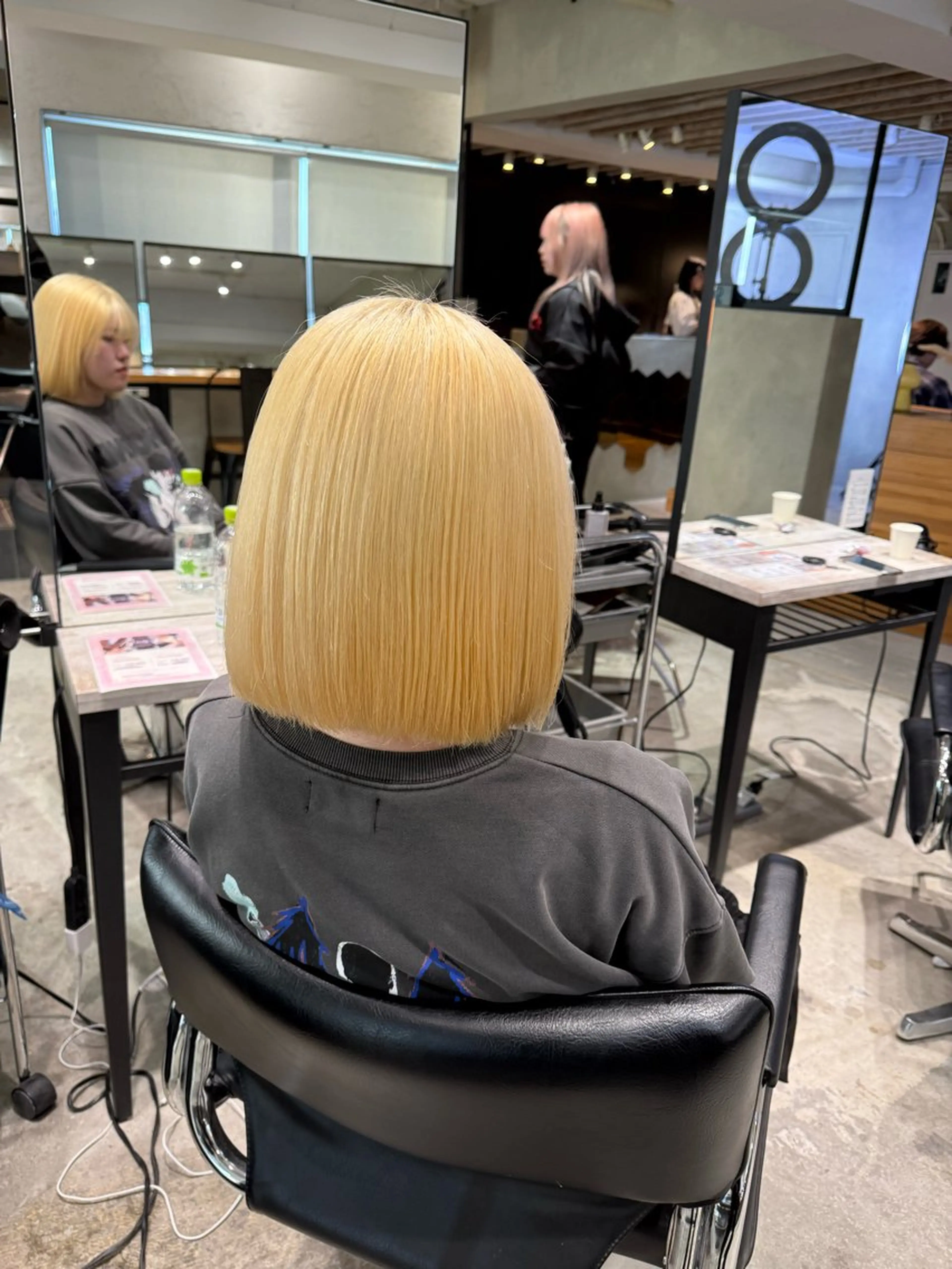 ミディアム カラー ヘアカラー トリートメント 🩵艶ハイトーン ブリーチ🩵ユウゴのヘアスタイル