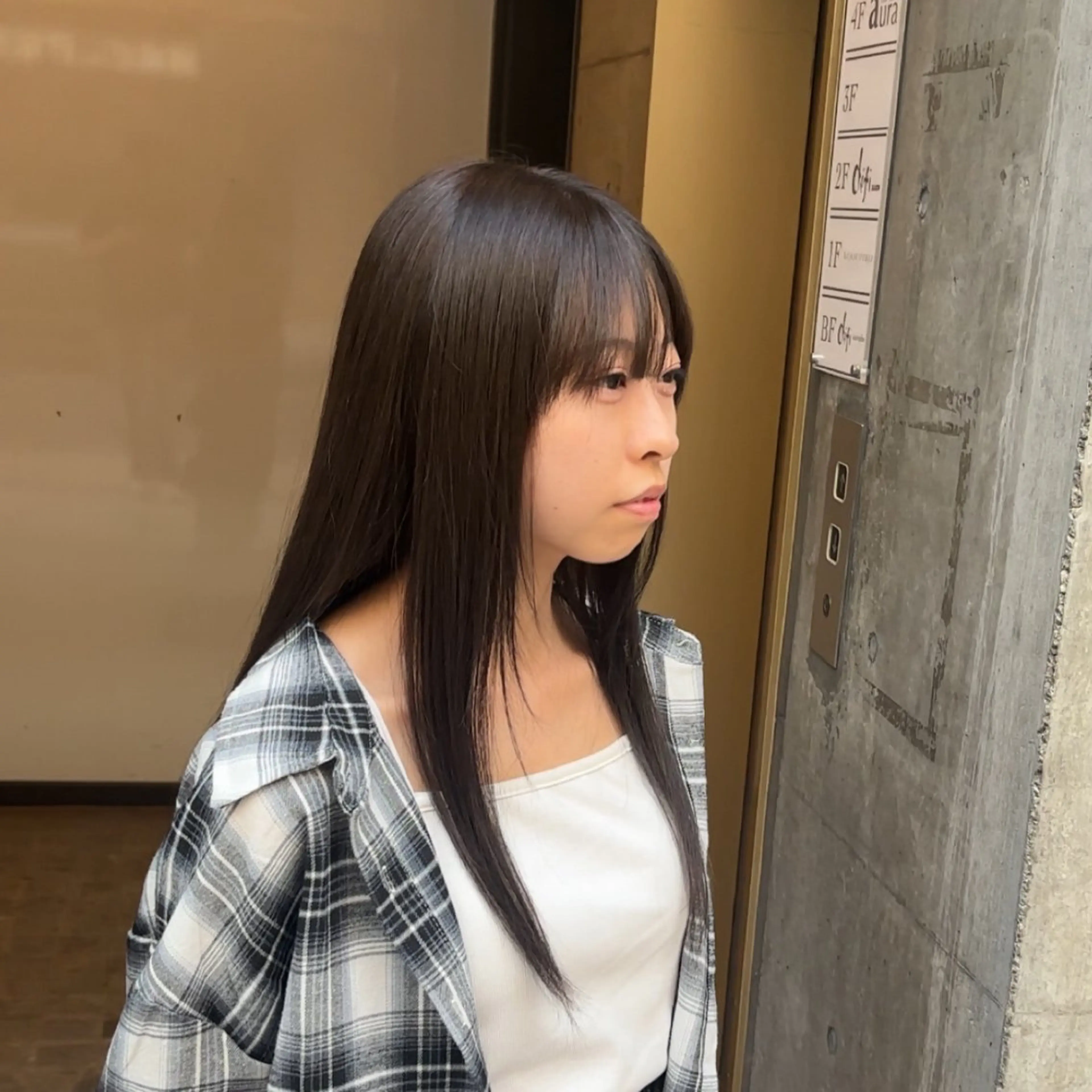 セミロング カラー ヘアカラー トリートメント aura所属・メンズケアパーマ✨️ ケアブリーチカラーのヘアスタイル