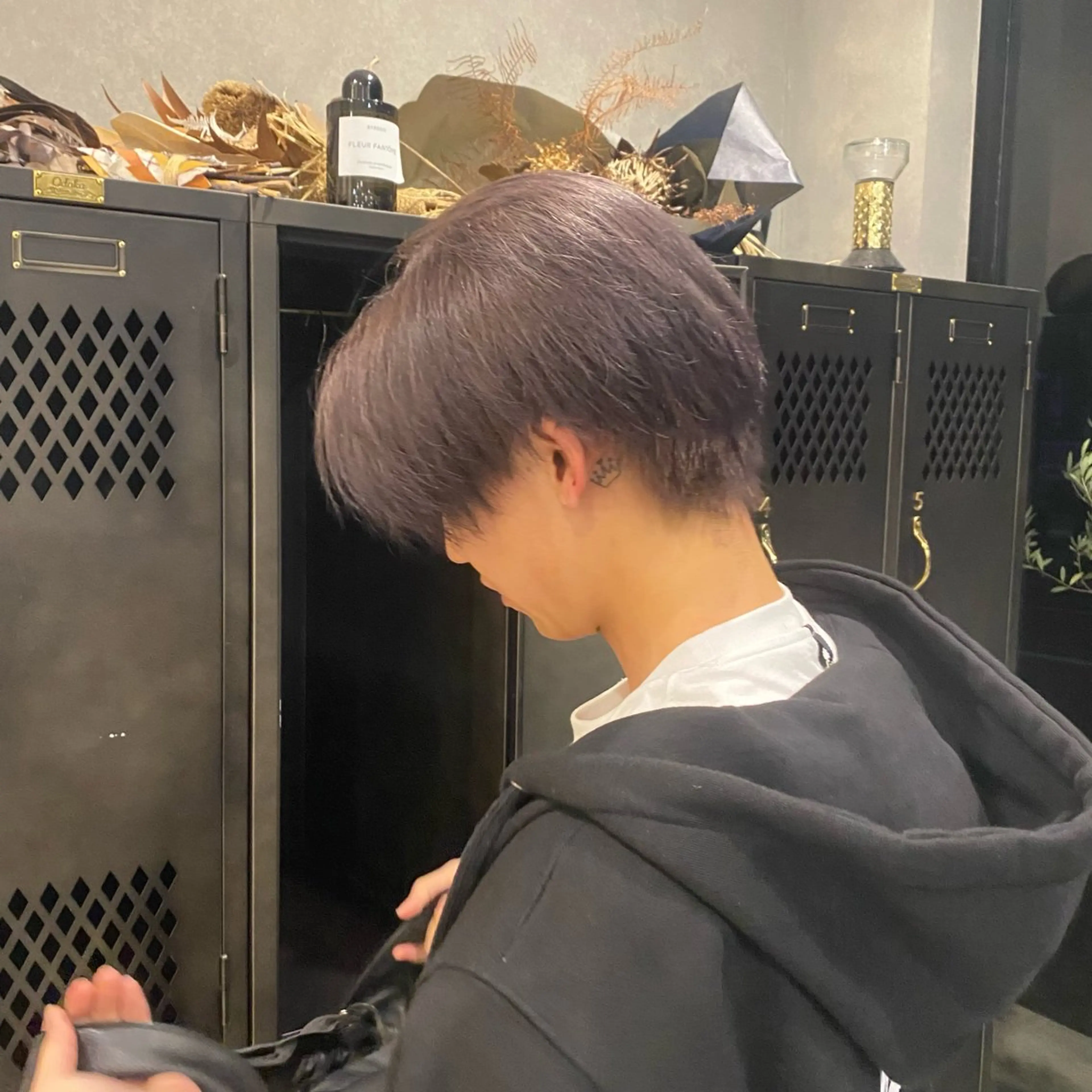 カラー ブリーチ グレージュ ラベンダーカラー ラベンダーグレージュ ラベンダーグレー THREE by the salon所属・戸高菜月/豊橋美容院 /透明感カラーのヘアスタイル
