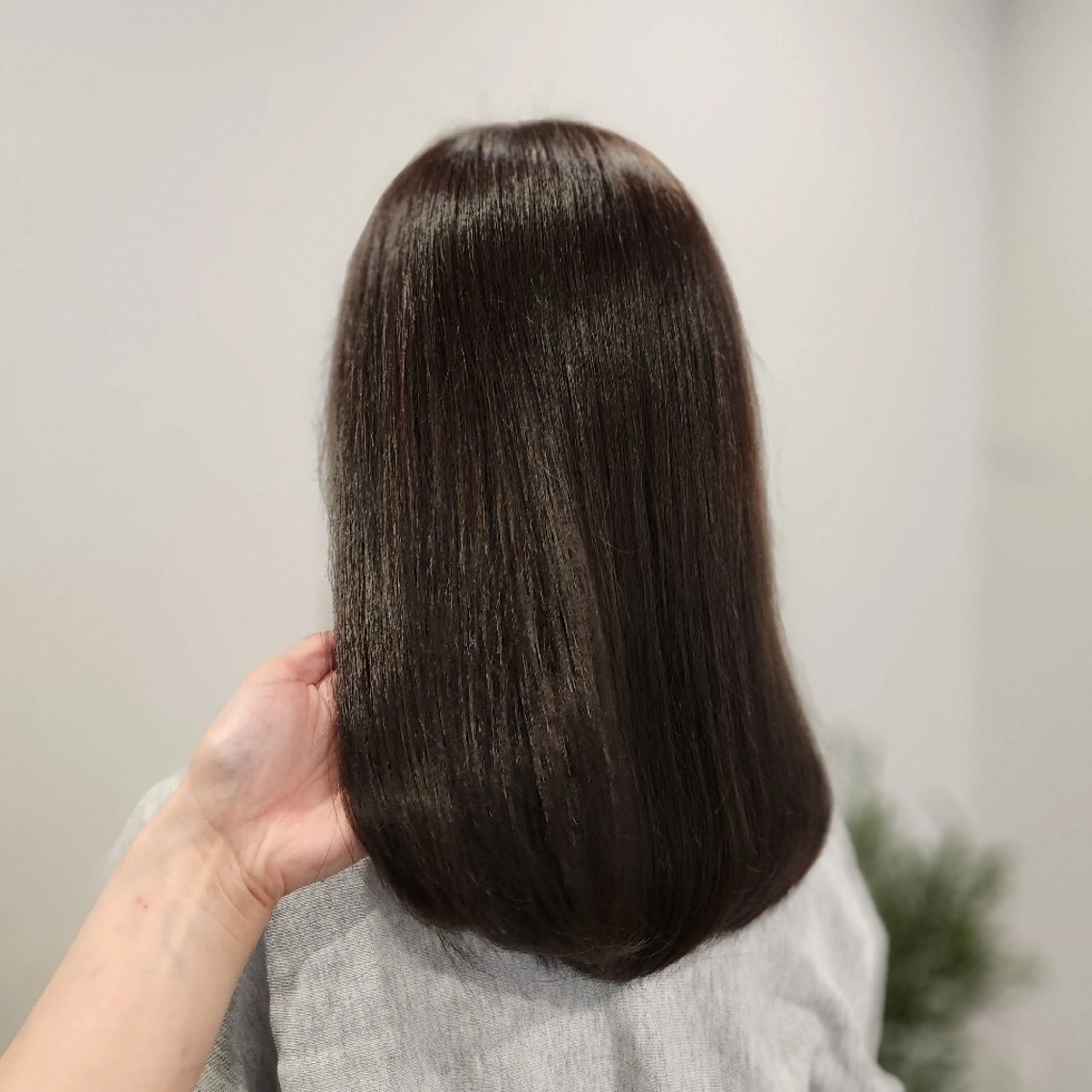 セミロング カラー ダークグレー ダークグレージュ グレージュ O.hair designers所属・シールエクステ🎀 ホシノ🕒ユウカのヘアスタイル