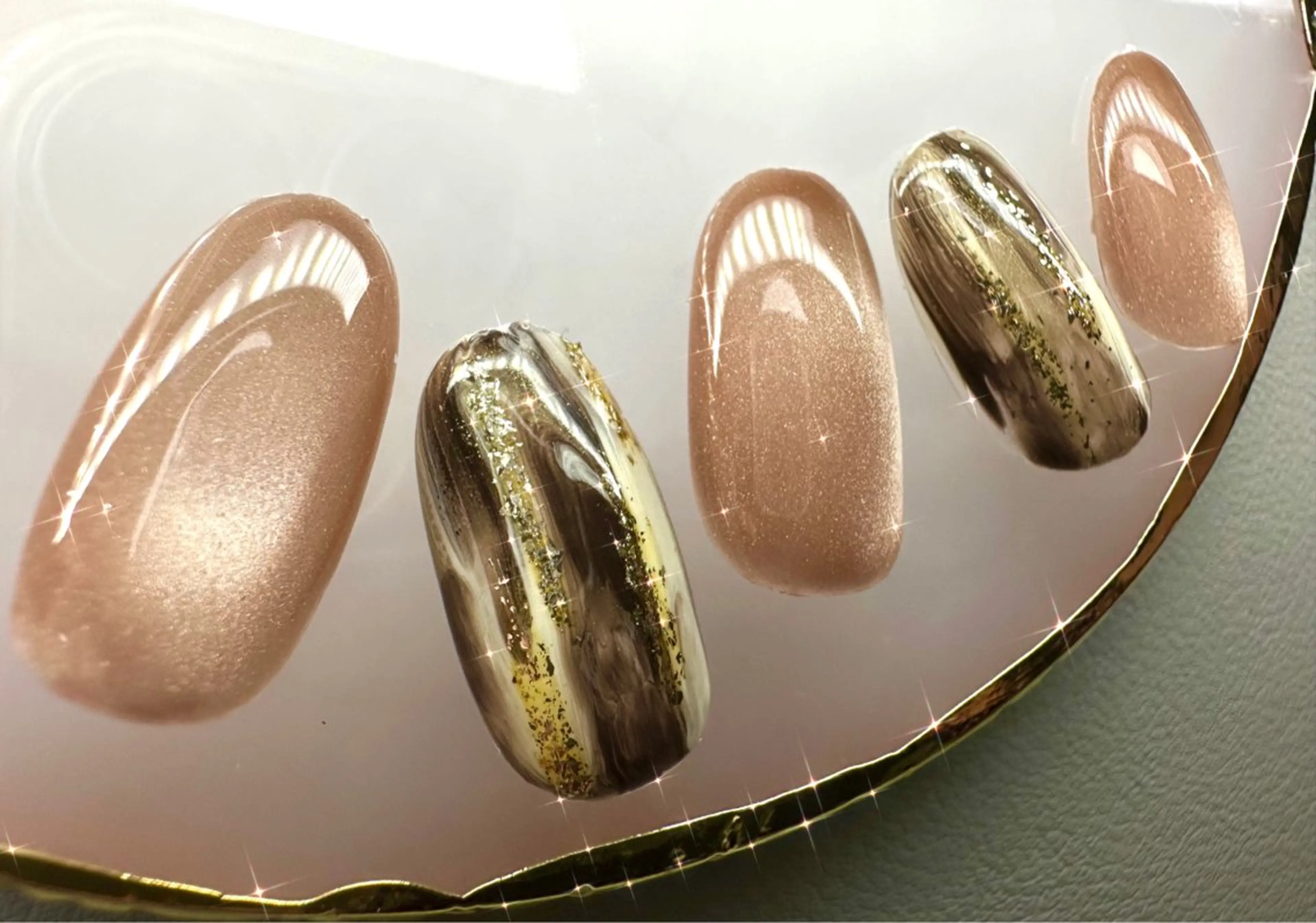 ネイル マグネットネイル ニュアンスネイル ハンドネイル Nailist Erikaのネイルデザイン