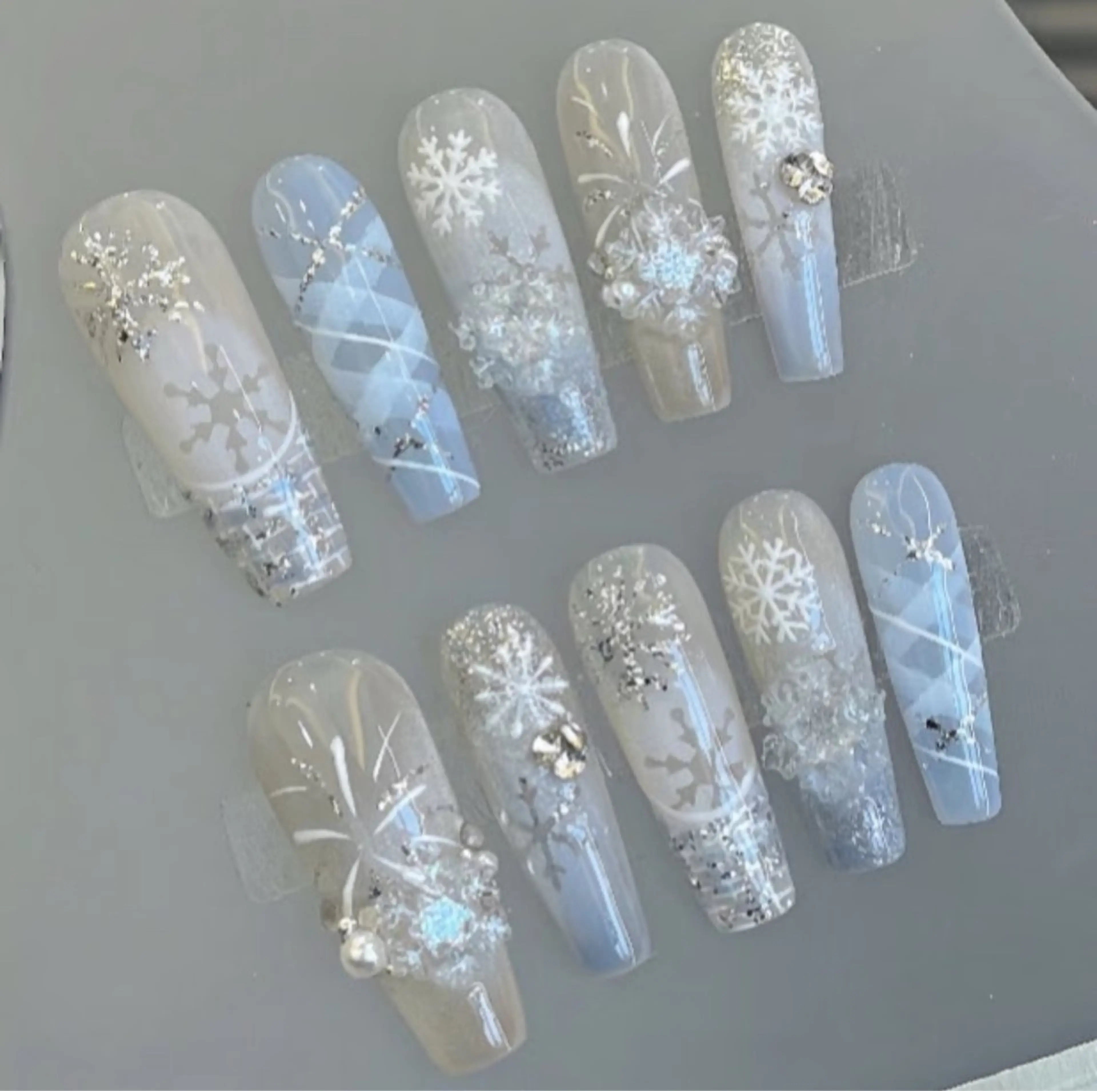 ネイル ニュアンスネイル オフィスネイル ワンカラーネイル シンプルネイル ワンホンネイル ハンドネイル ハンドケア Sun Nail 池袋のエステ・リラクイメージ