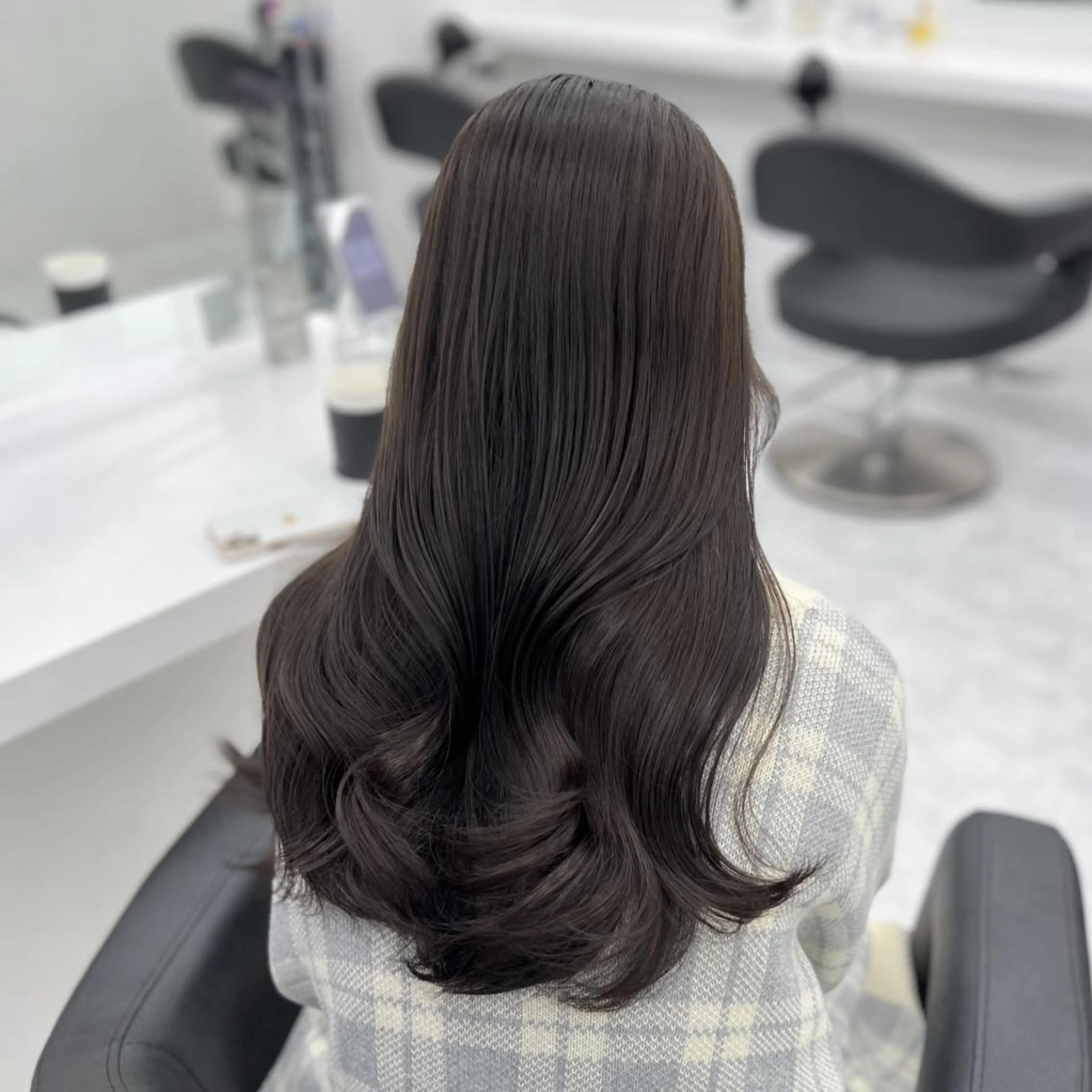 カラー 🪡透明感レイヤ ー🪡渋谷美容室🫧のヘアスタイル