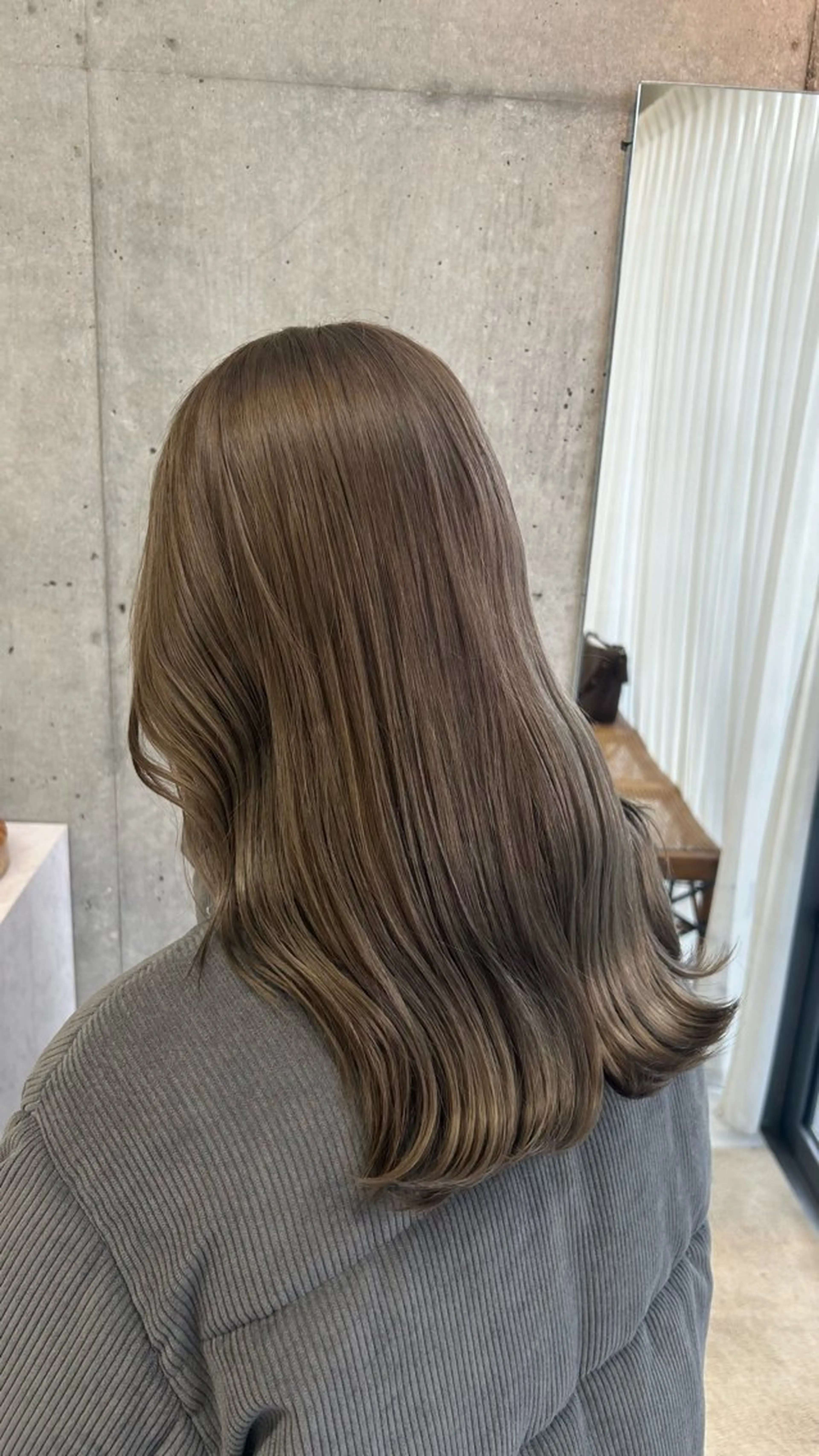 セミロング ヘアカラー トリートメント Lomalia Yuukaのヘアスタイル