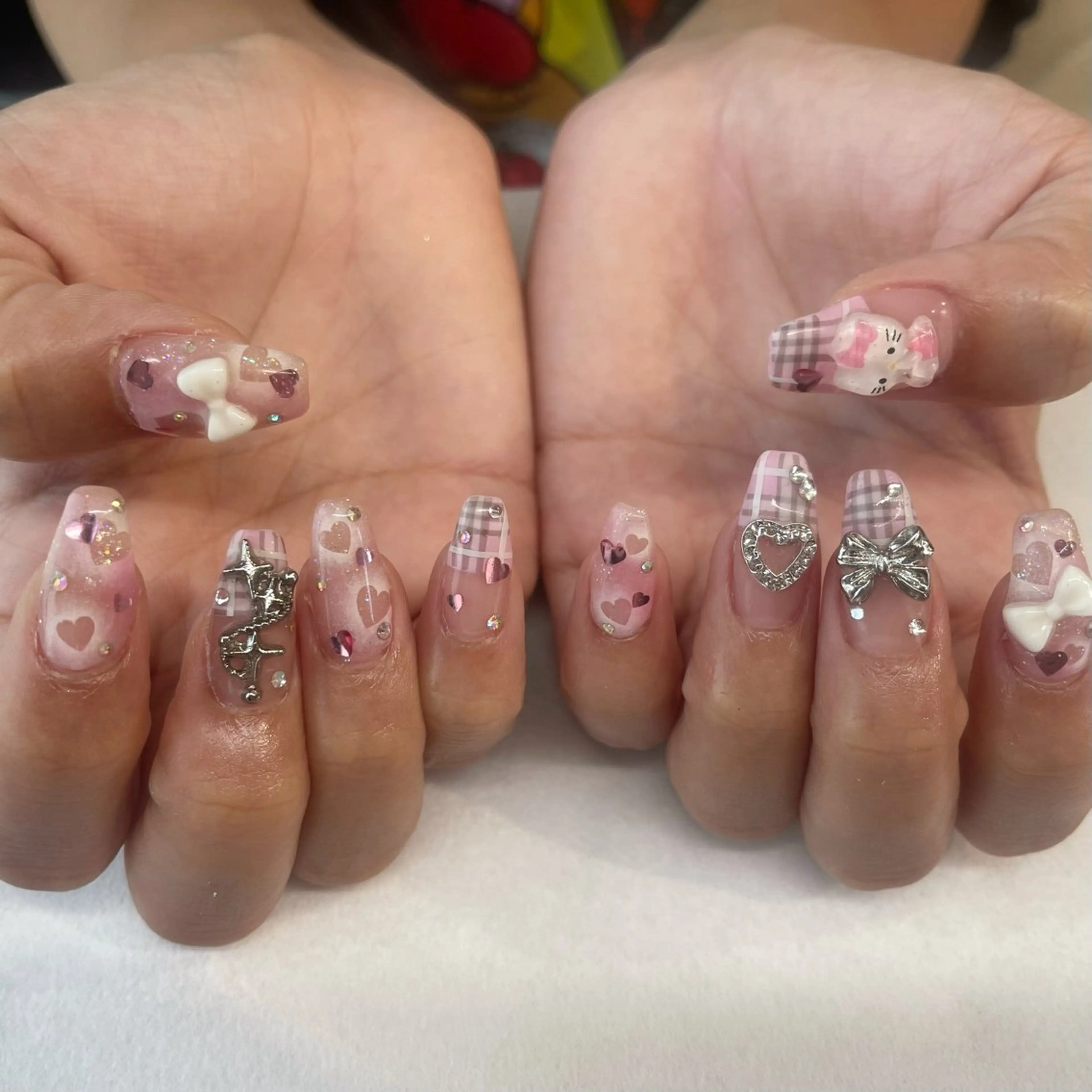 ネイル ハンドネイル 💎🐰 saki. m 🐰💎のネイルデザイン