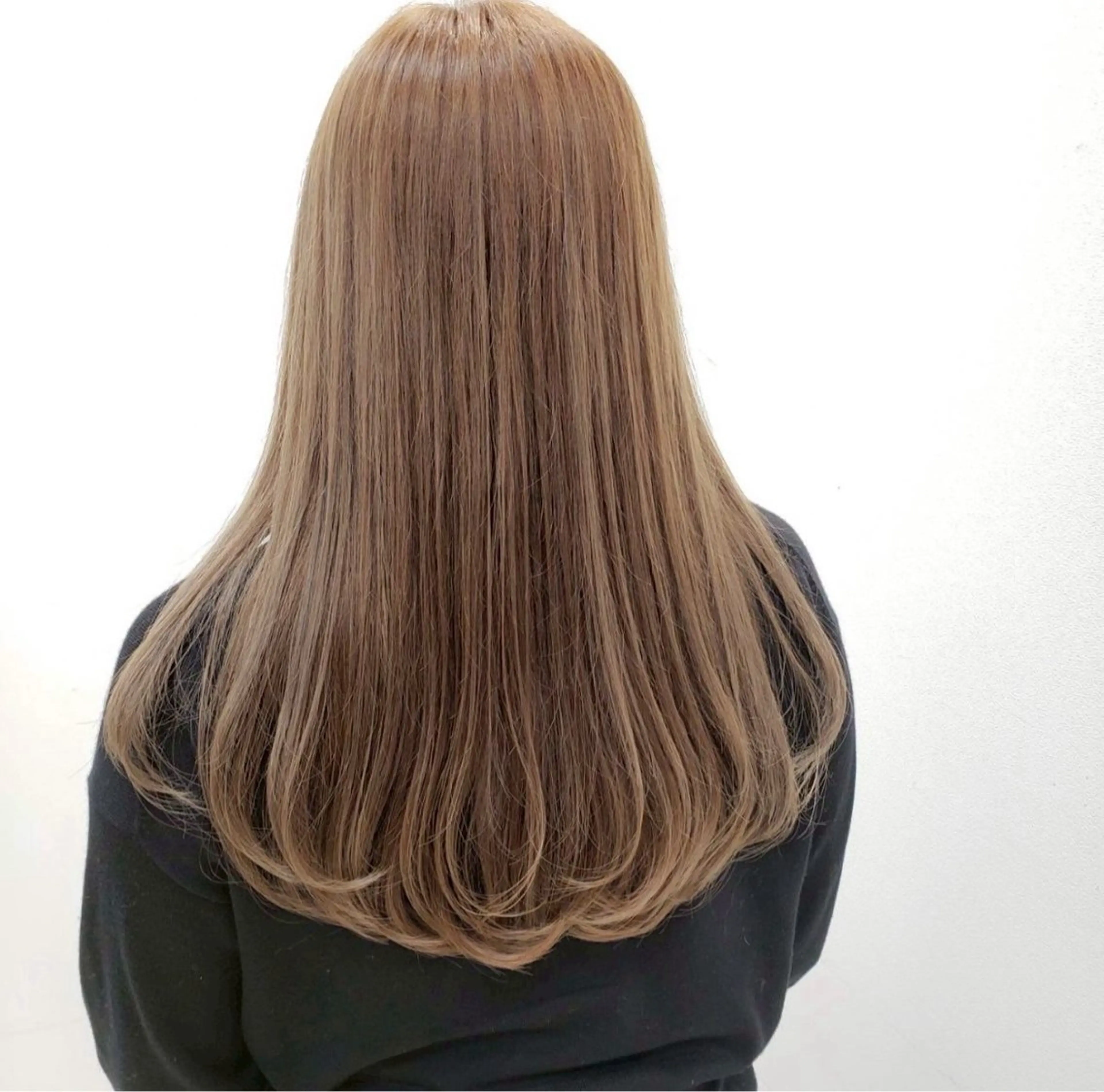 セミロング カラー ベージュカラー ブリーチ 透明感カラー ダブルカラー ブリーチなしカラー OON 仙台一番町店所属・OON仙台一番町店 ️ayaのヘアスタイル