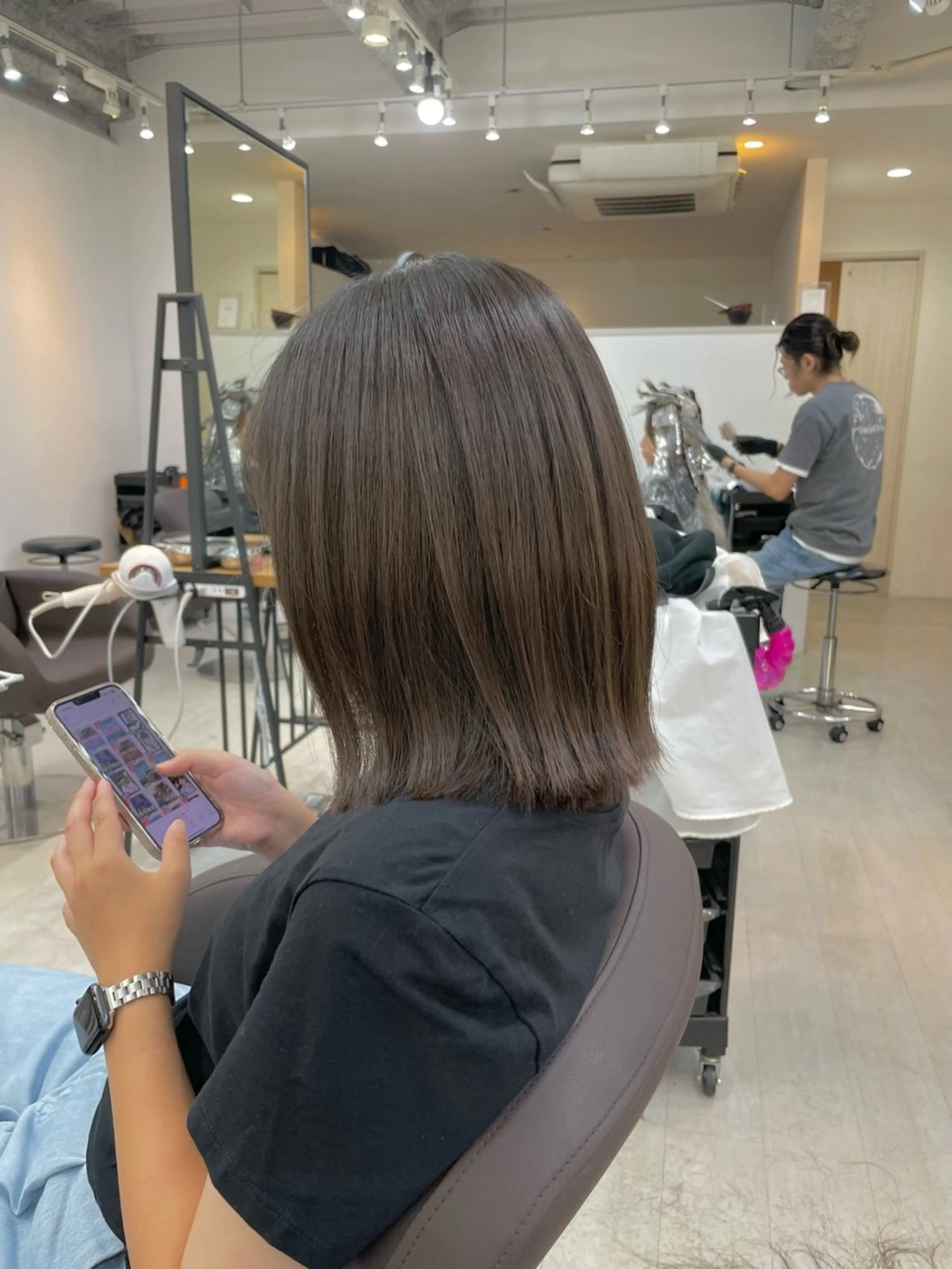 ミディアム カラー ブリーチ グレージュ ブリーチなしカラー カット ヘアカラー トリートメント 加藤 雄大のヘアスタイル