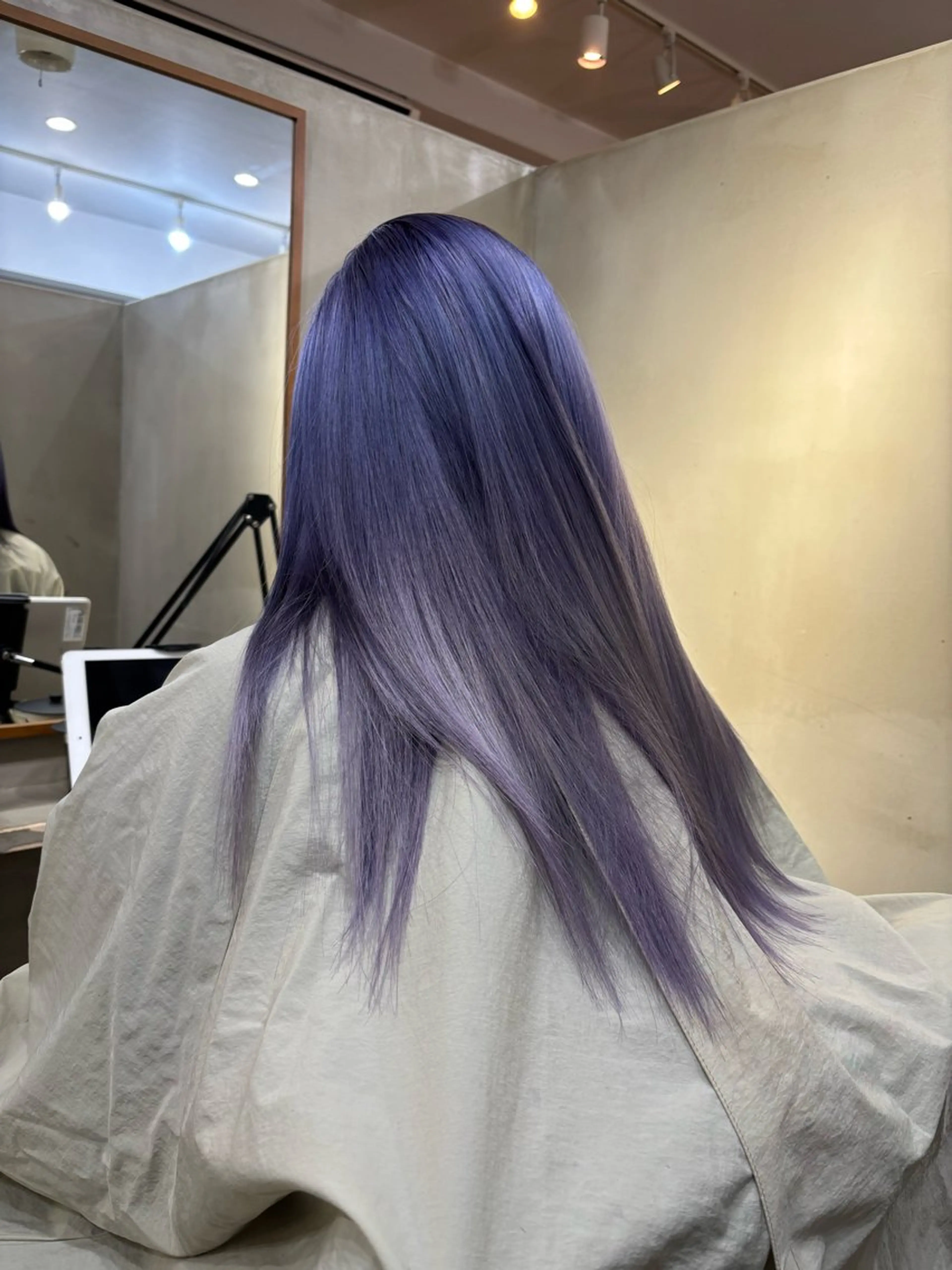 セミロング カラー ブリーチ バイオレットカラー ヘアカラー VOYAGE所属・中園 康のヘアスタイル