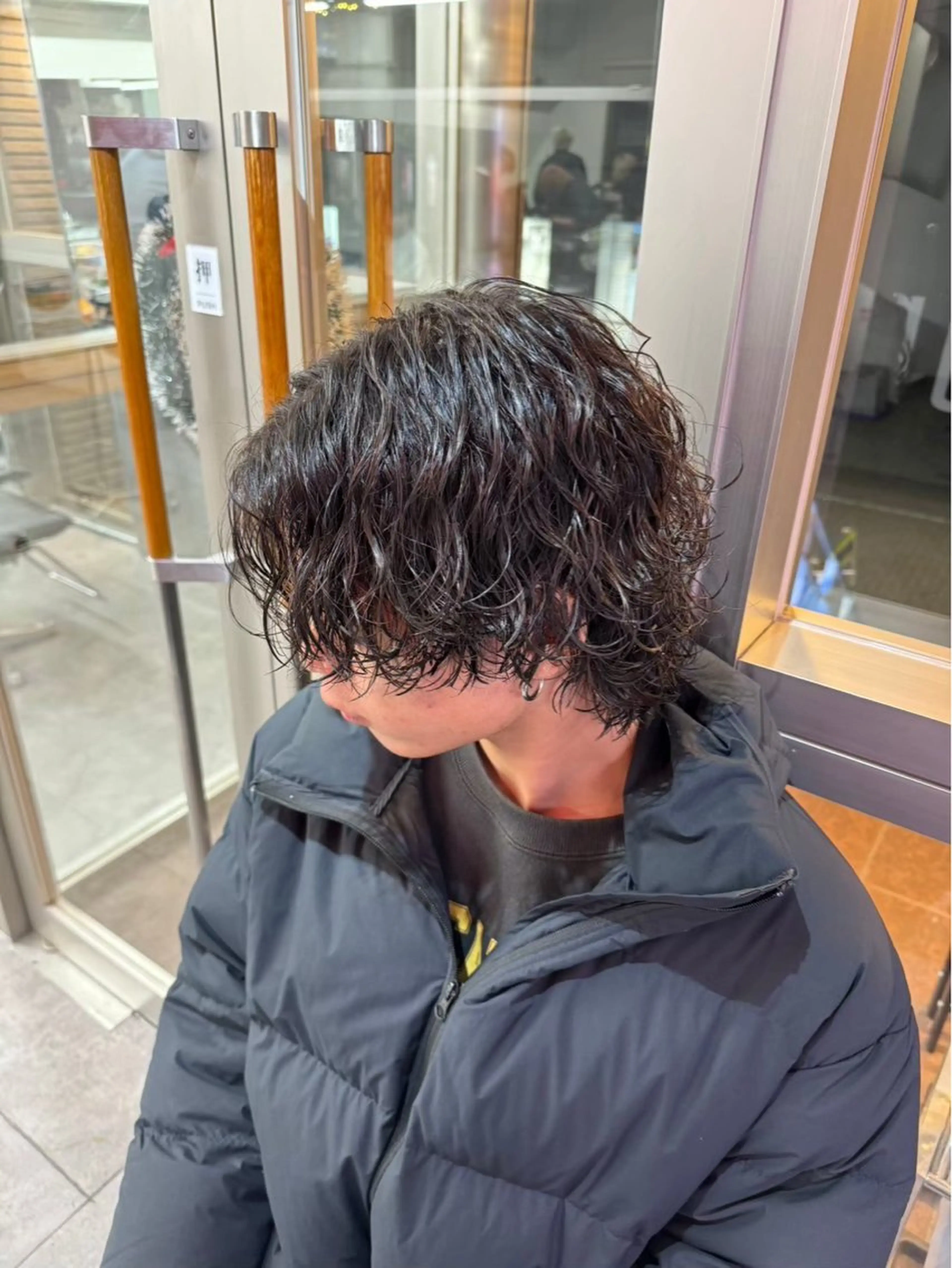 ミディアム パーマ メンズ カット パーマ ヘアセット 町田/波巻き/ シャドウ/メンズのヘアスタイル