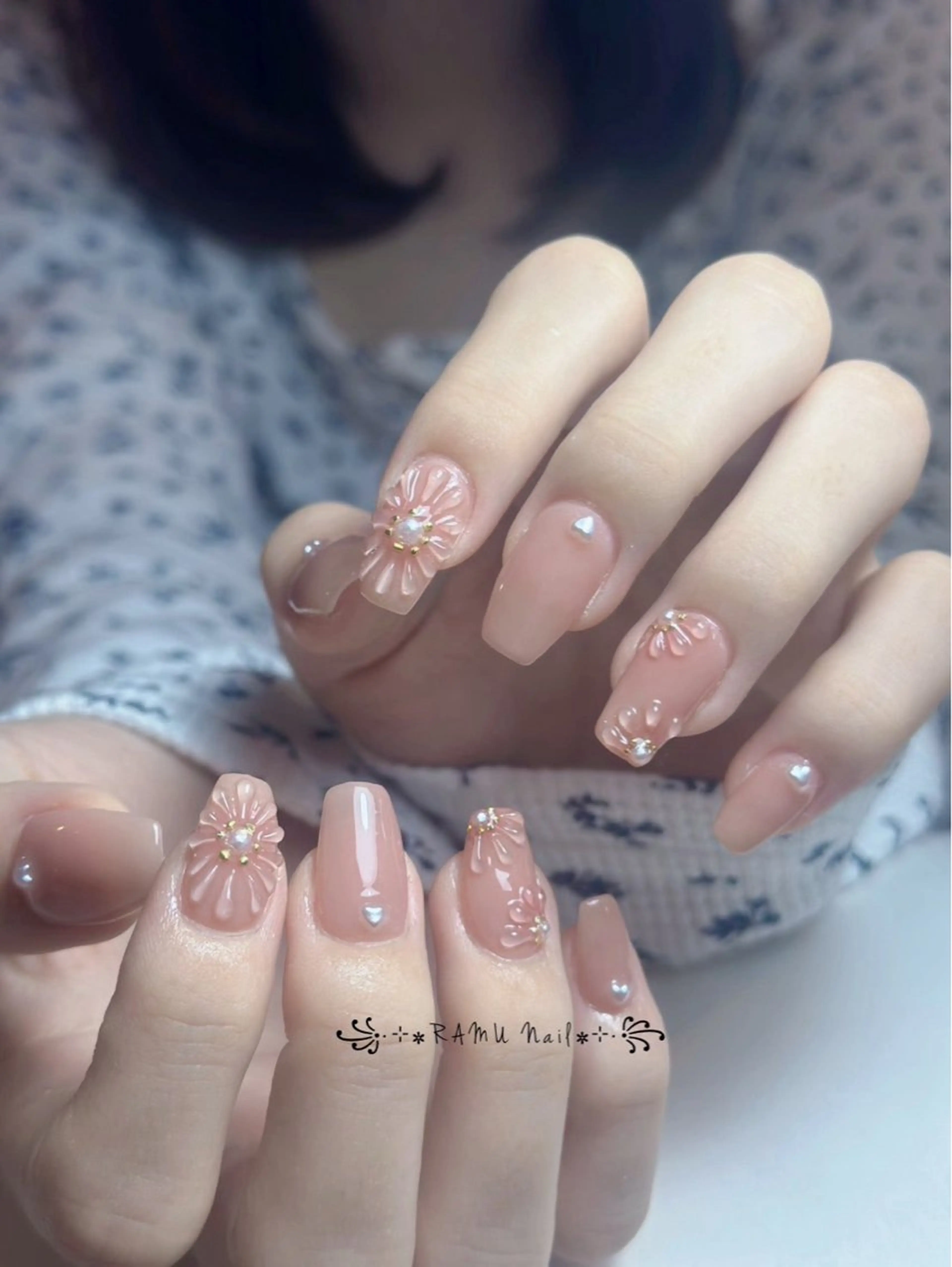 ネイル チークネイル フレンチネイル グラデーション キラキラネイル 韓国ネイル ハンドネイル RAMU_Nail 池袋店のネイルデザイン